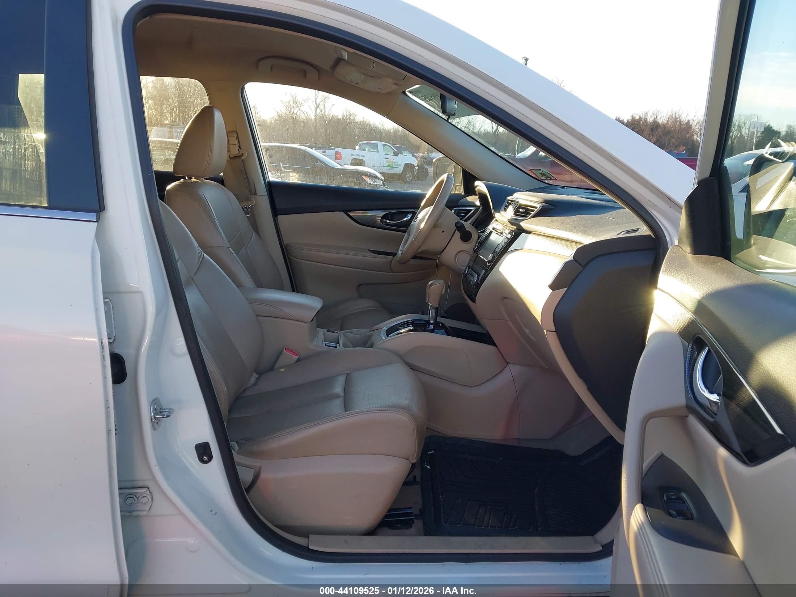 NISSAN ROGUE image 5