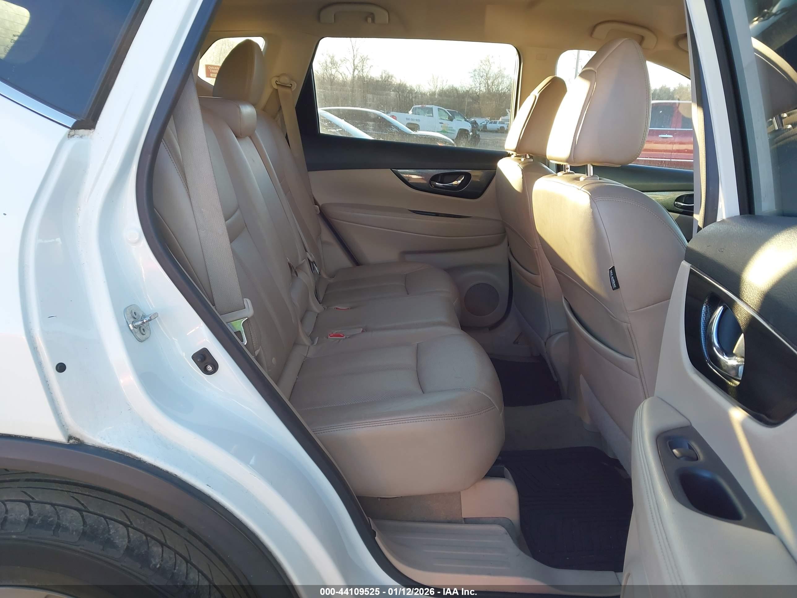 NISSAN ROGUE image 8