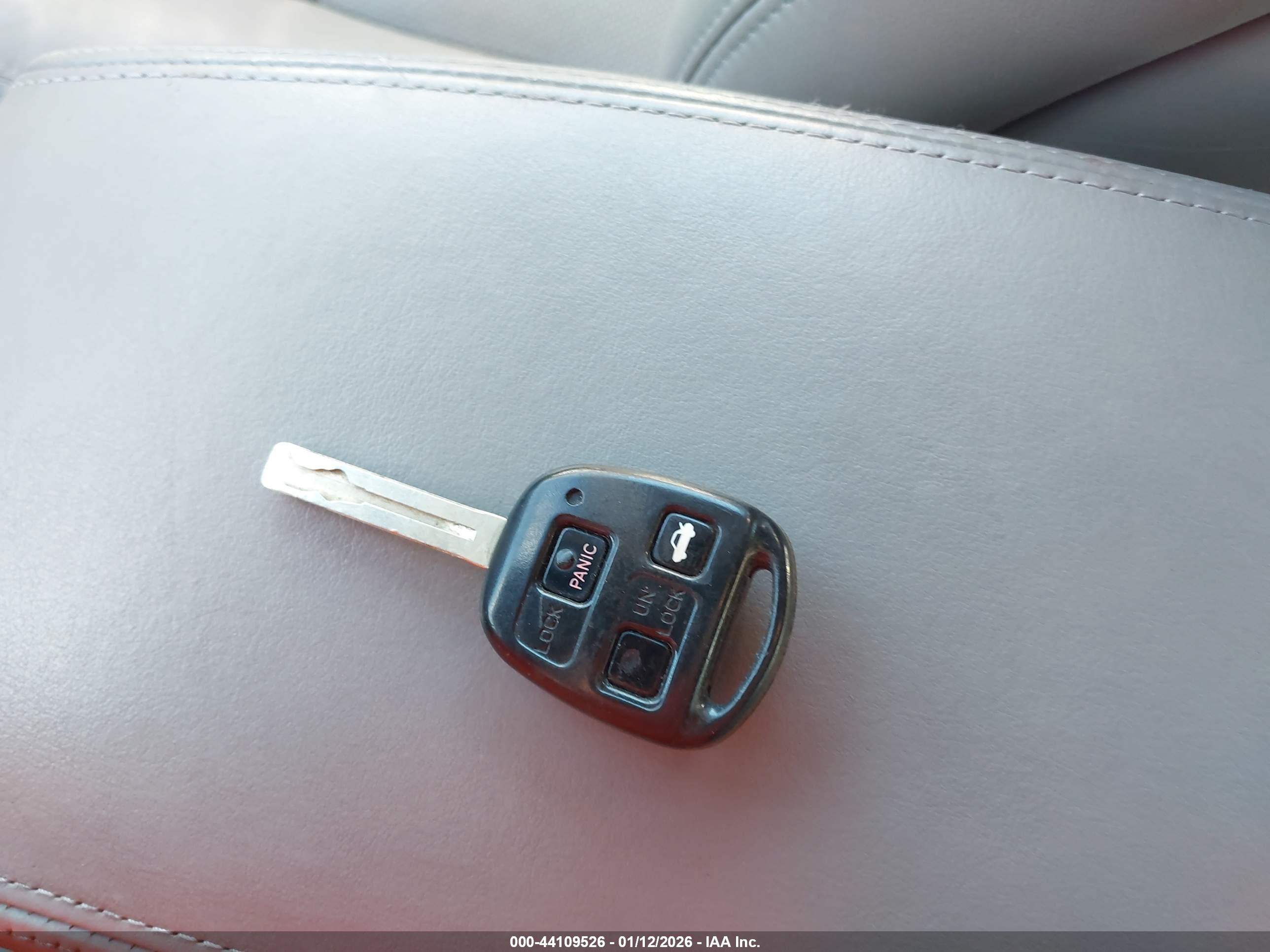 LEXUS ES image 11