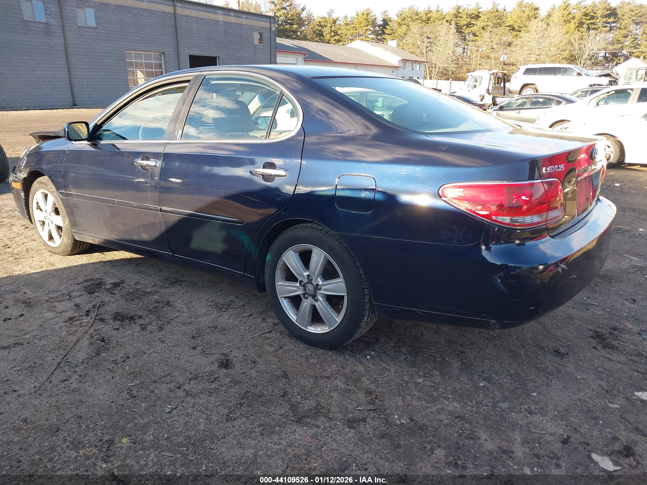 LEXUS ES image 3