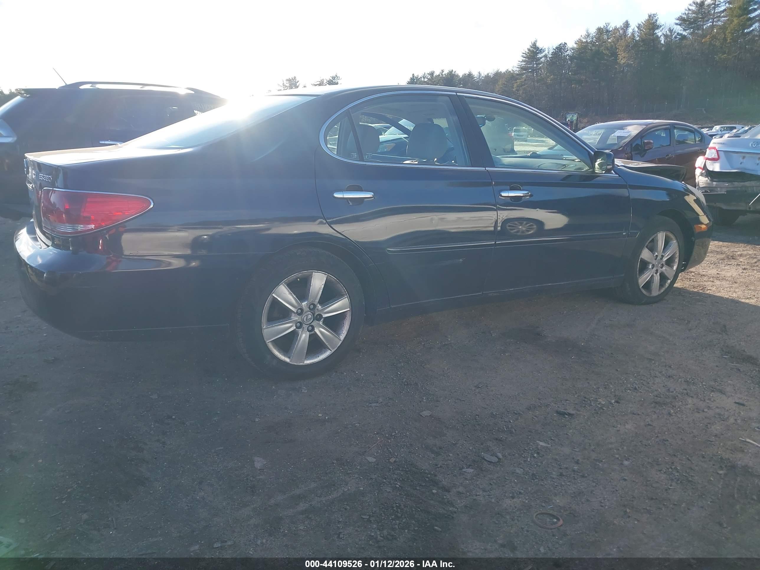 LEXUS ES image 4