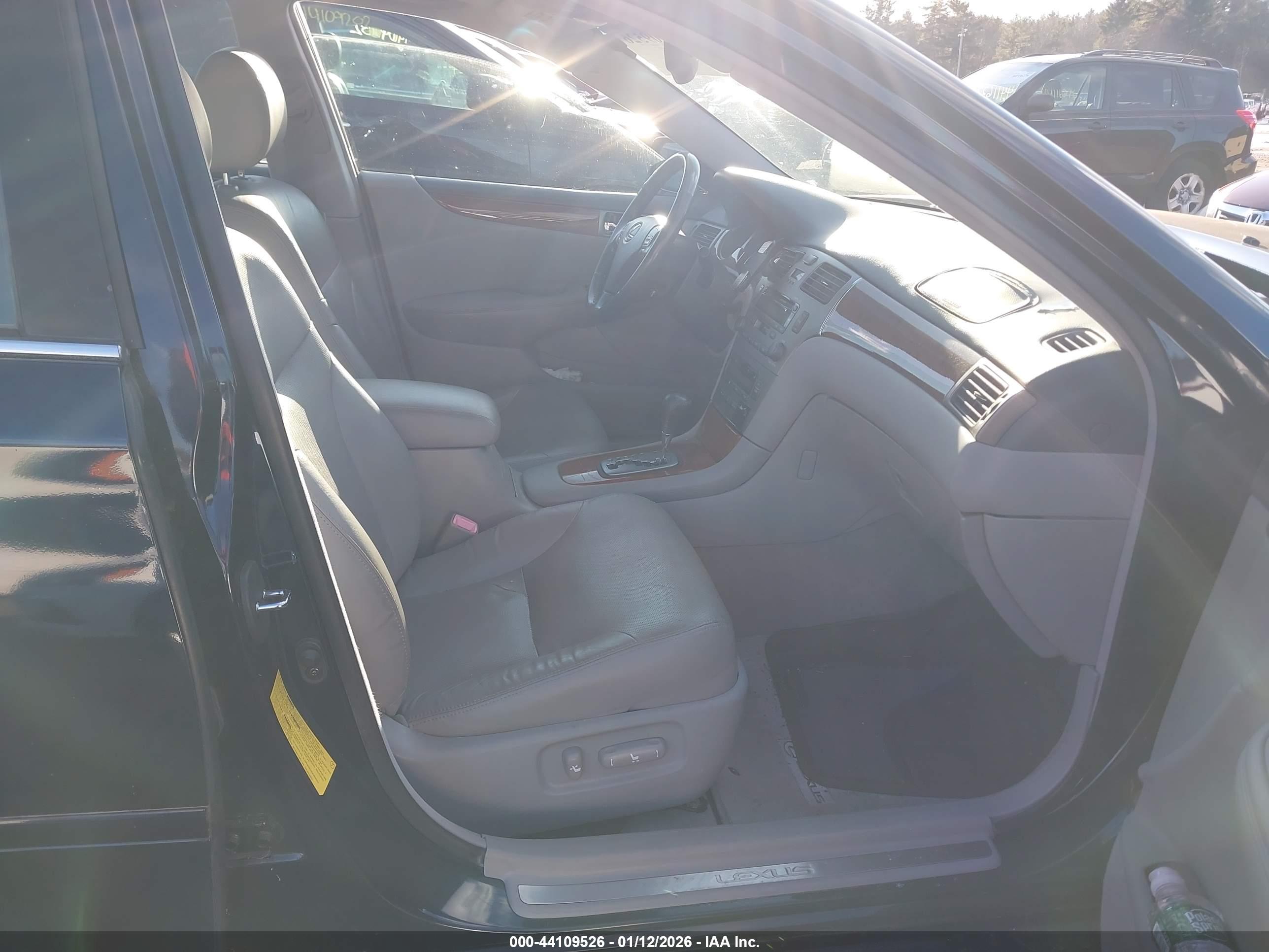 LEXUS ES image 5