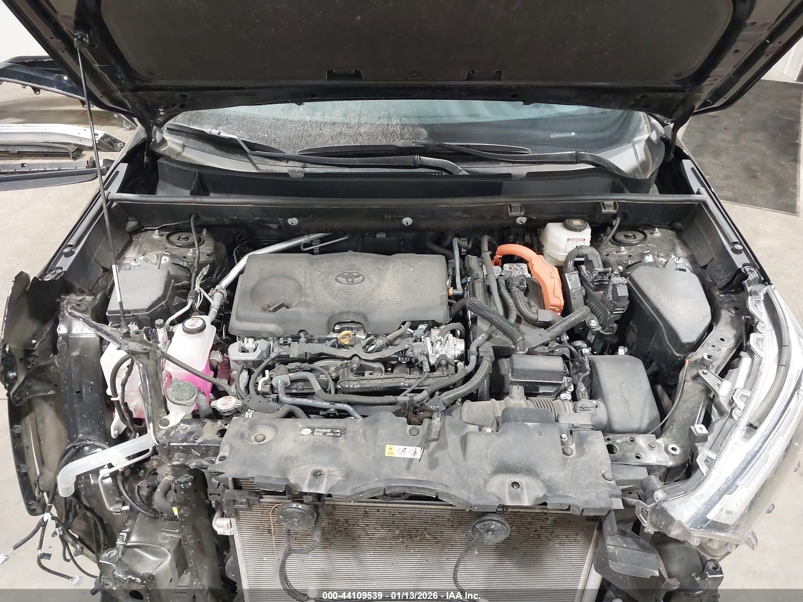 TOYOTA RAV4 image 10