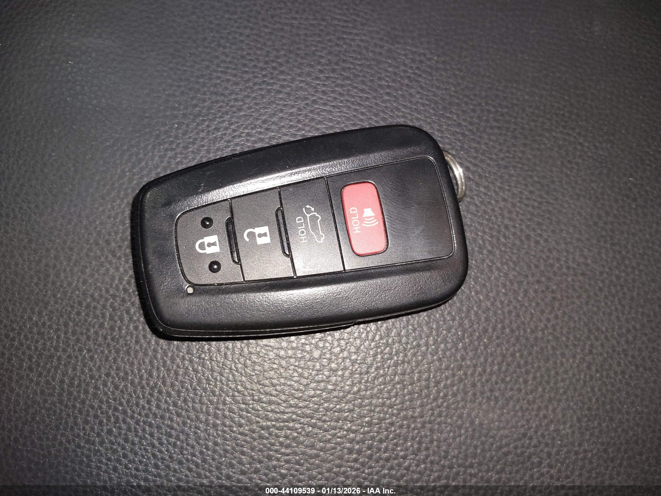 TOYOTA RAV4 image 11