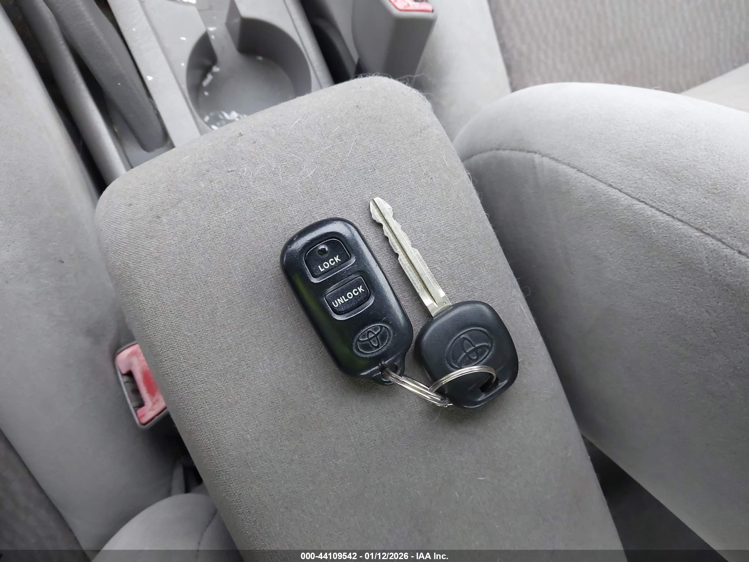 TOYOTA COROLLA image 11