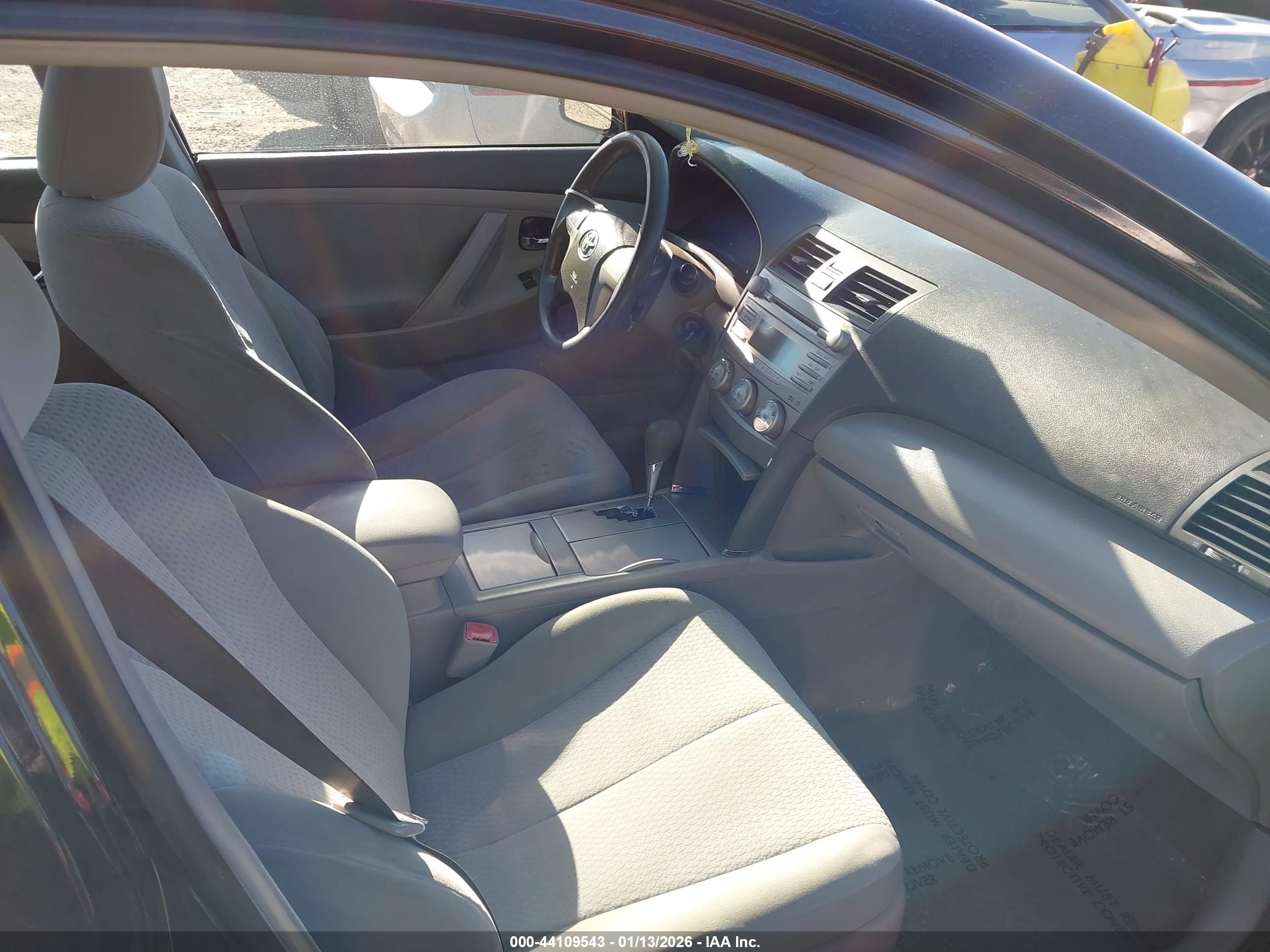 TOYOTA CAMRY image 5