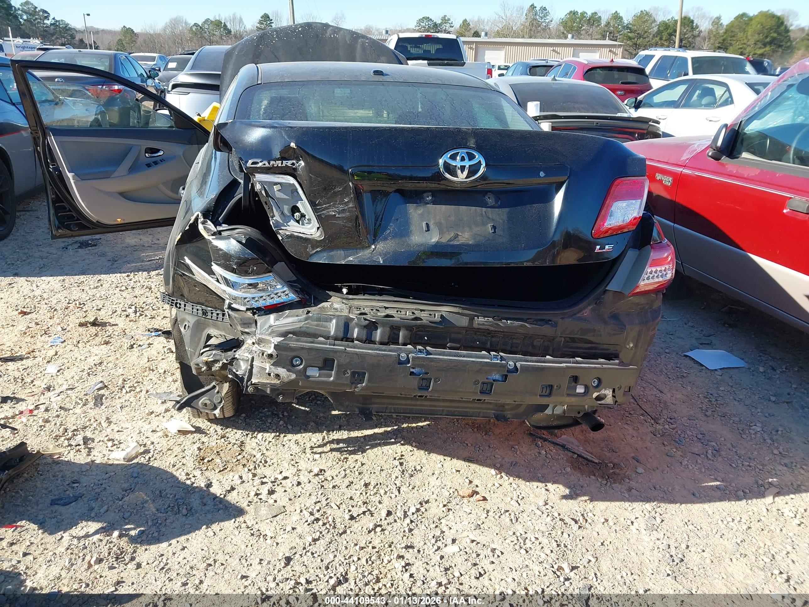 TOYOTA CAMRY image 6