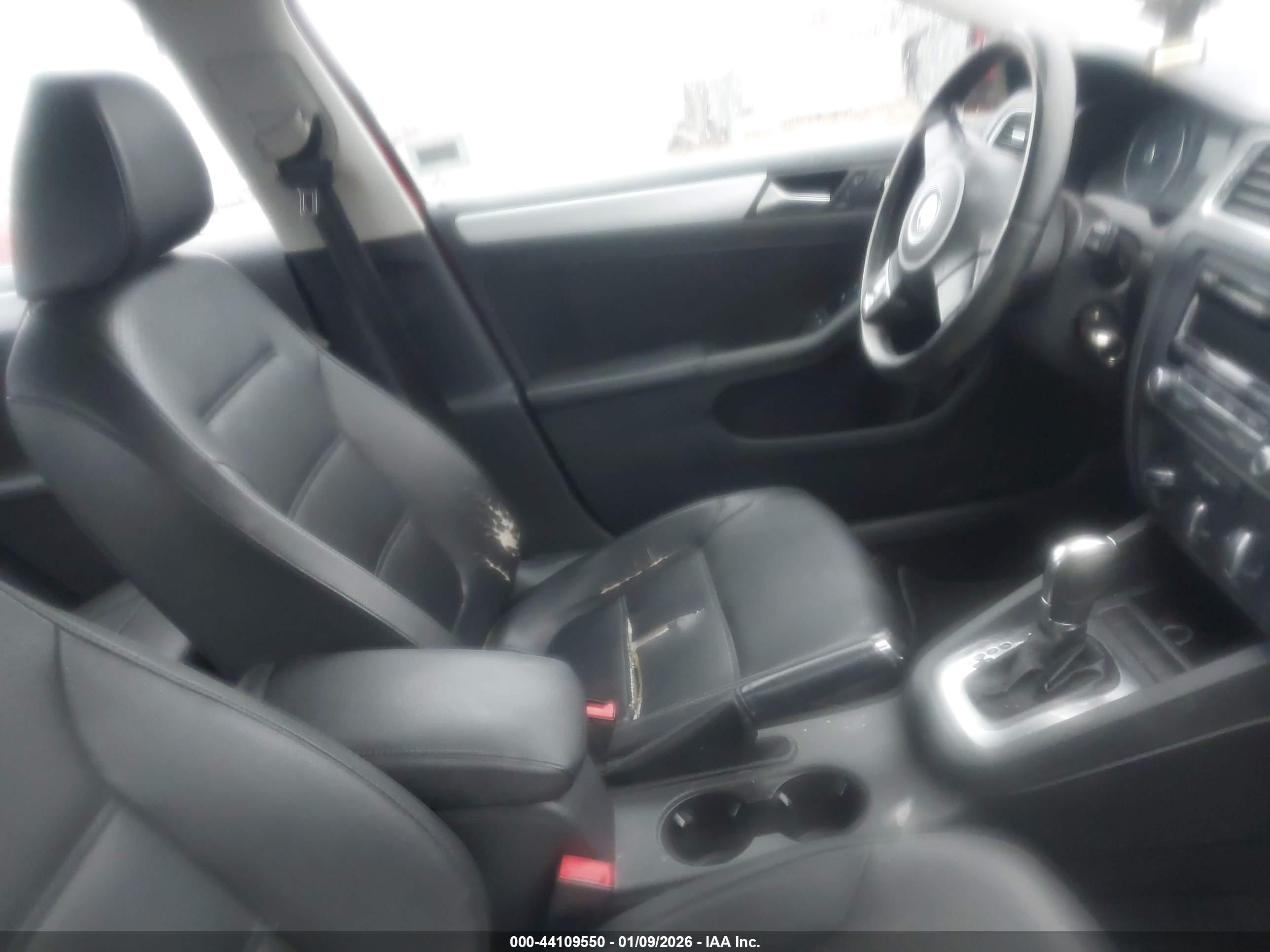 VOLKSWAGEN JETTA image 5