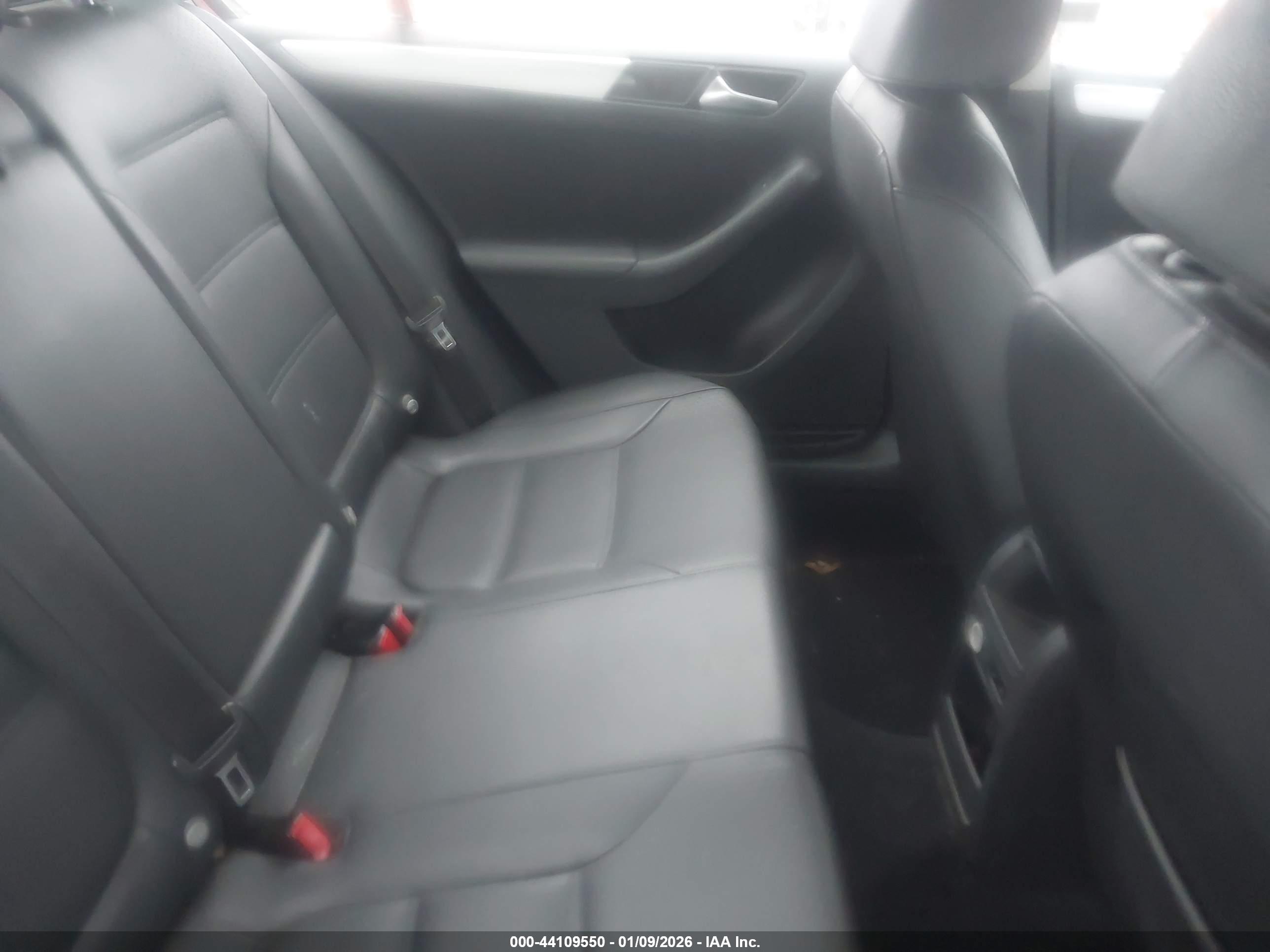VOLKSWAGEN JETTA image 8
