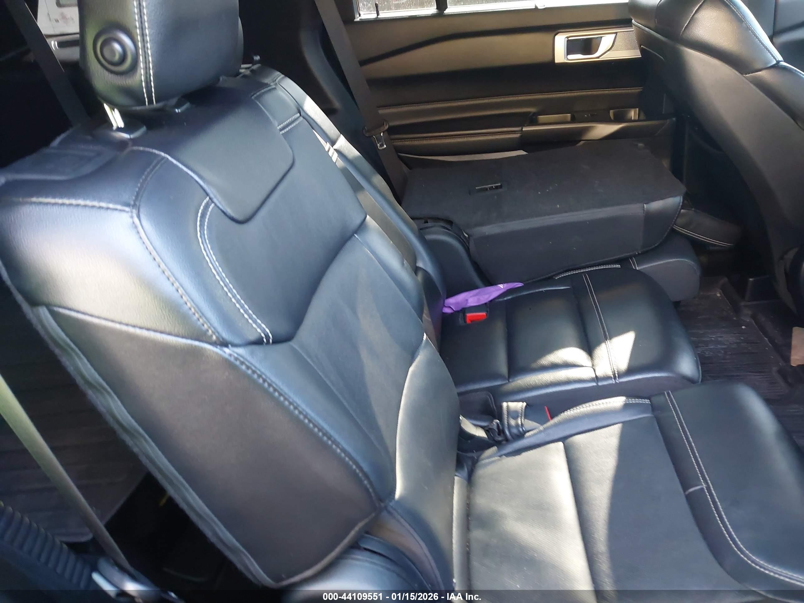 FORD EXPLORER image 8