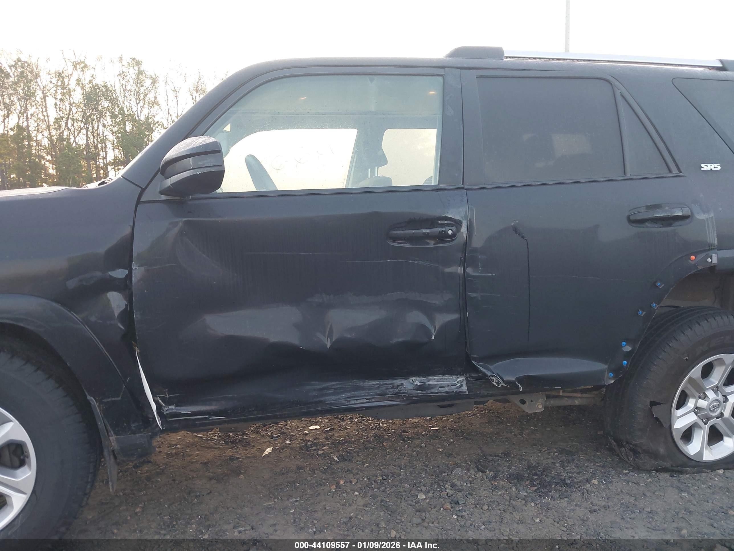 TOYOTA 4RUNNER image 6