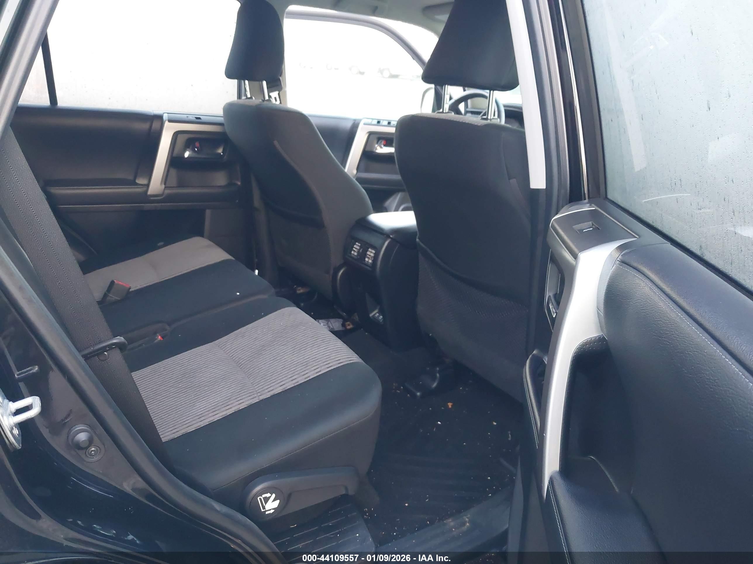 TOYOTA 4RUNNER image 8