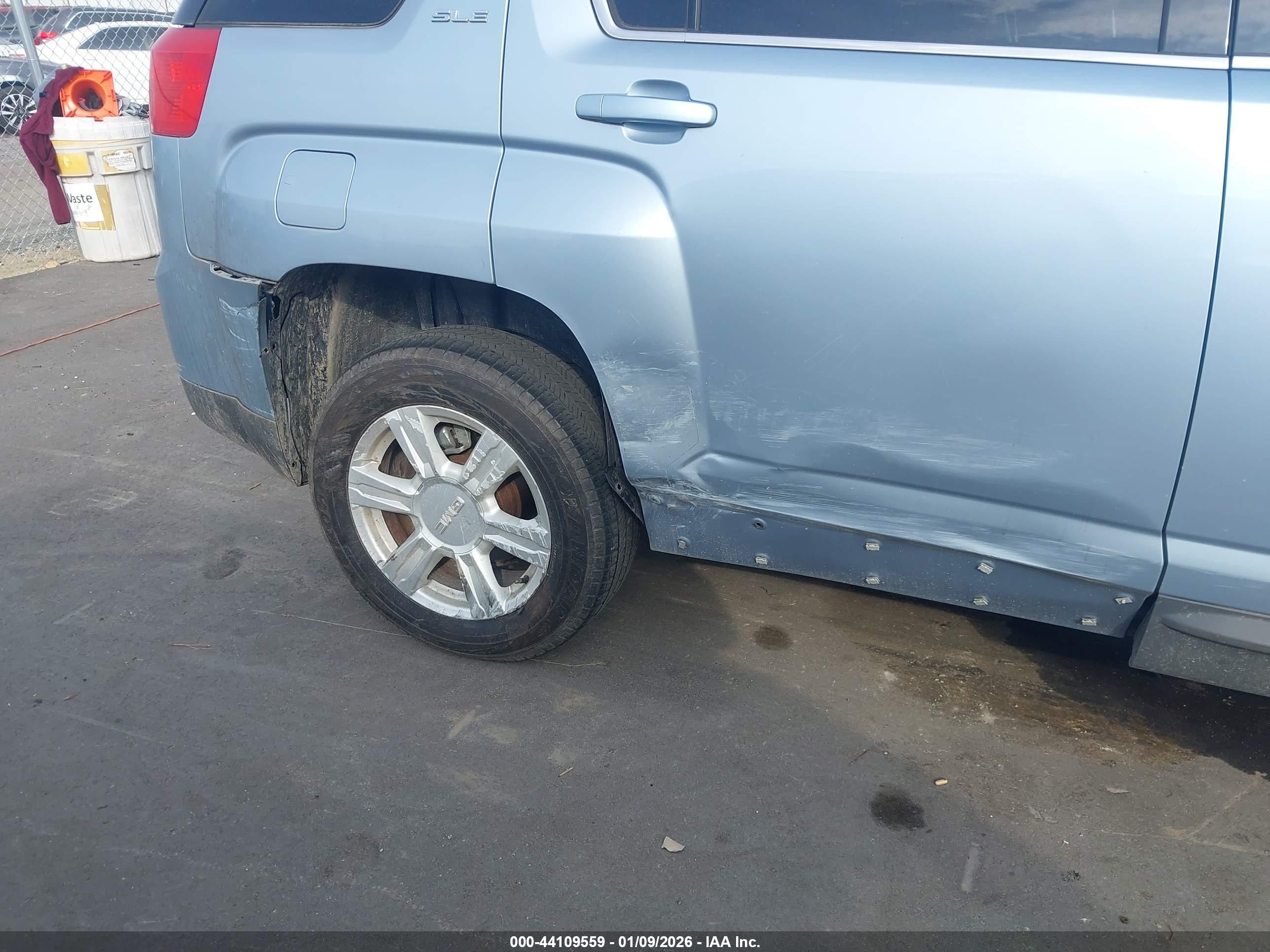 GMC TERRAIN image 6