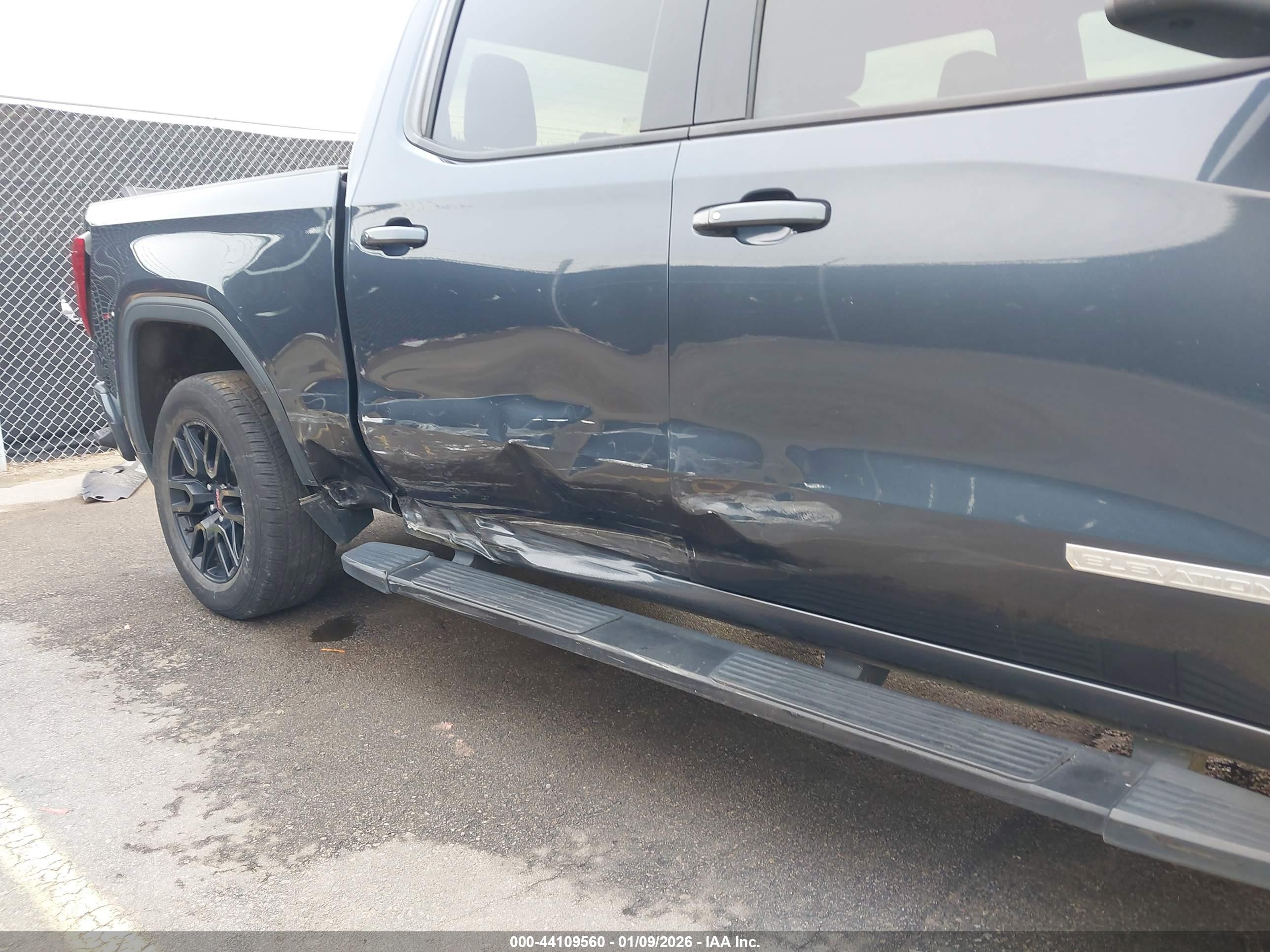 GMC SIERRA image 6