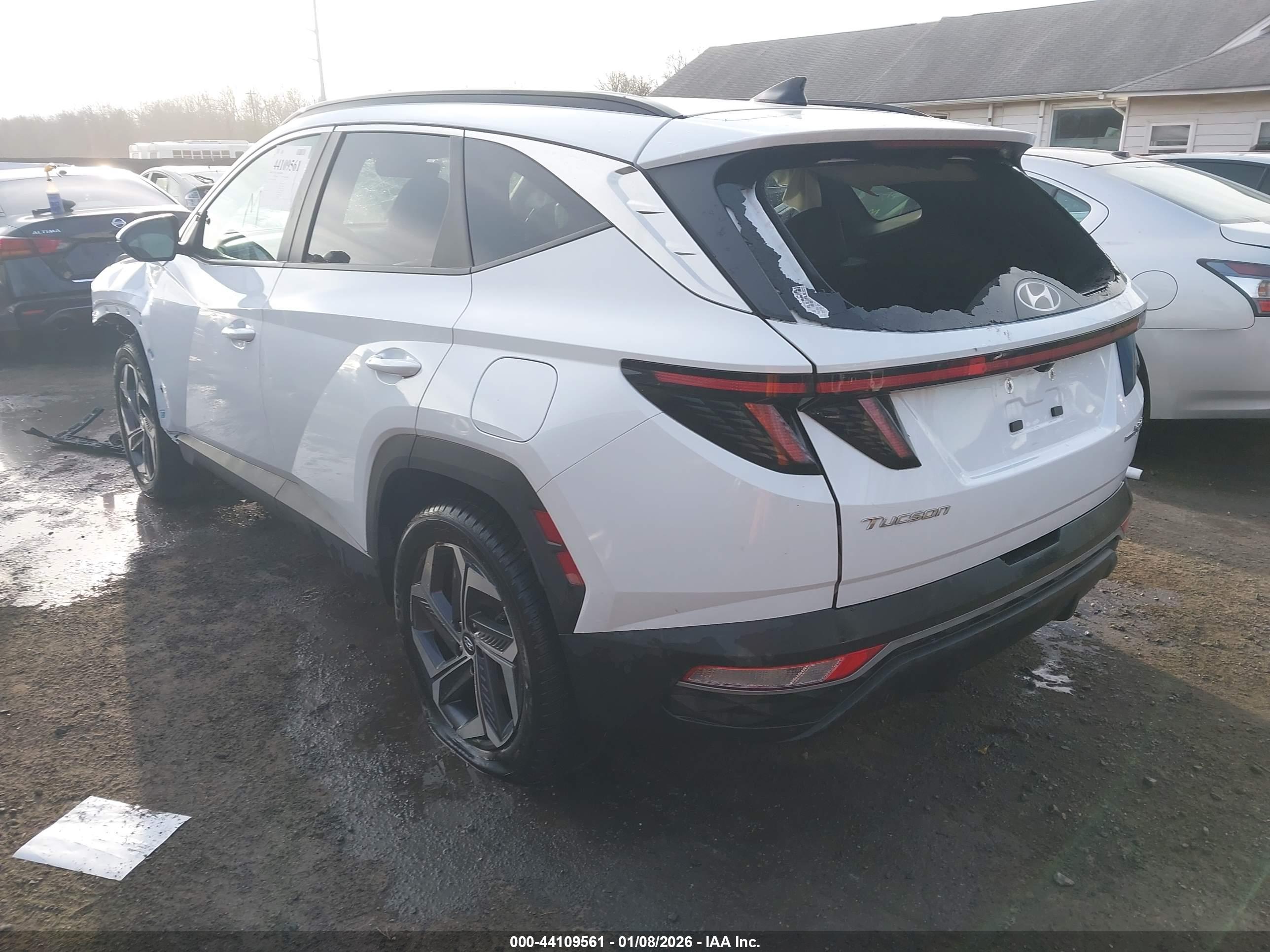 HYUNDAI TUCSON image 3