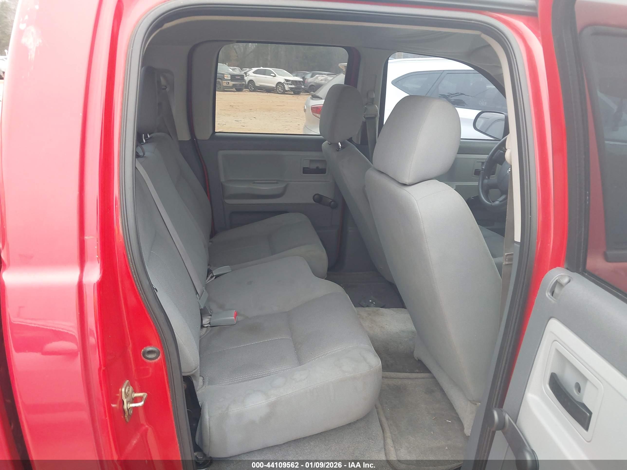 DODGE DAKOTA image 8