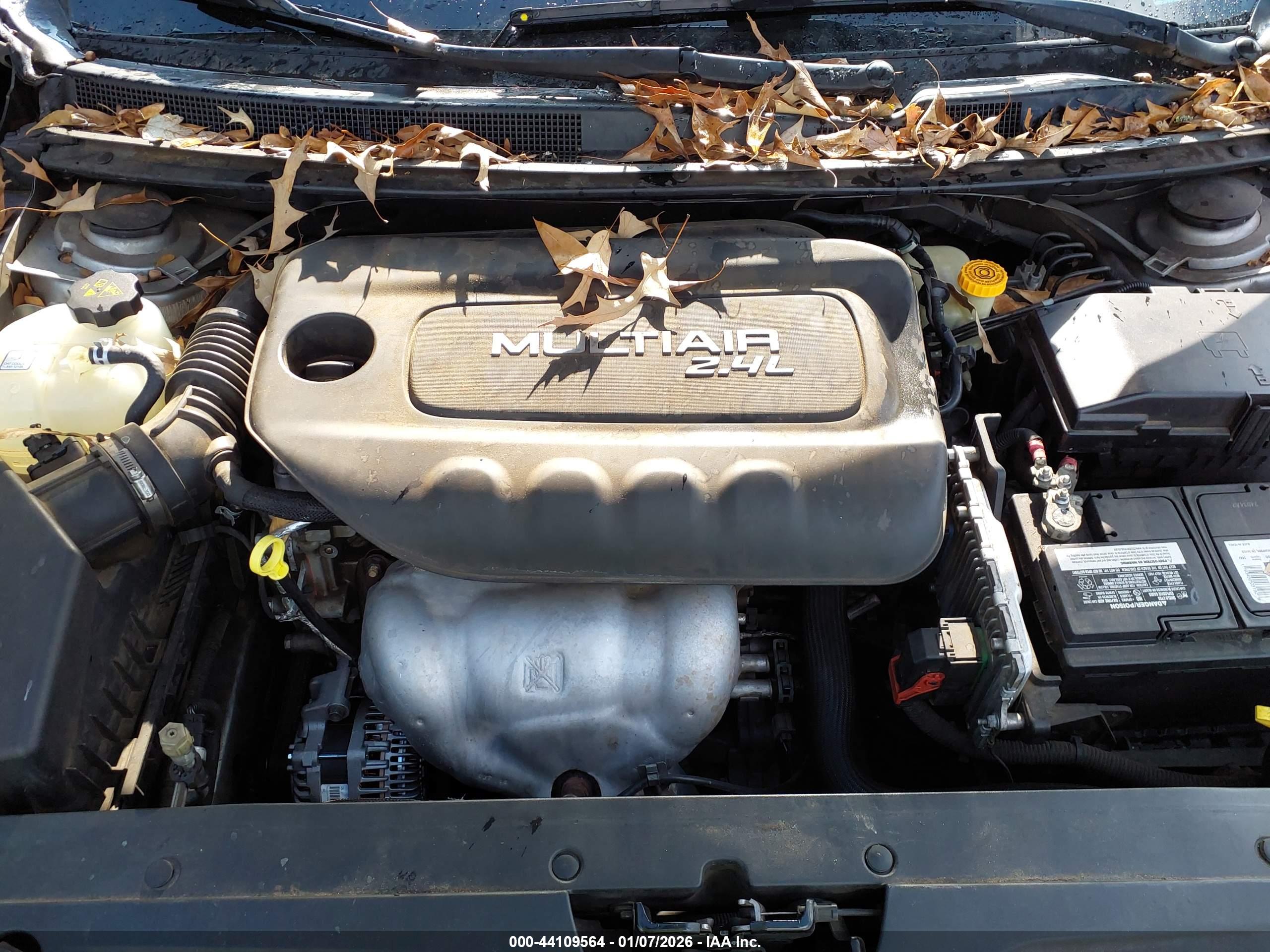 CHRYSLER 200 image 10