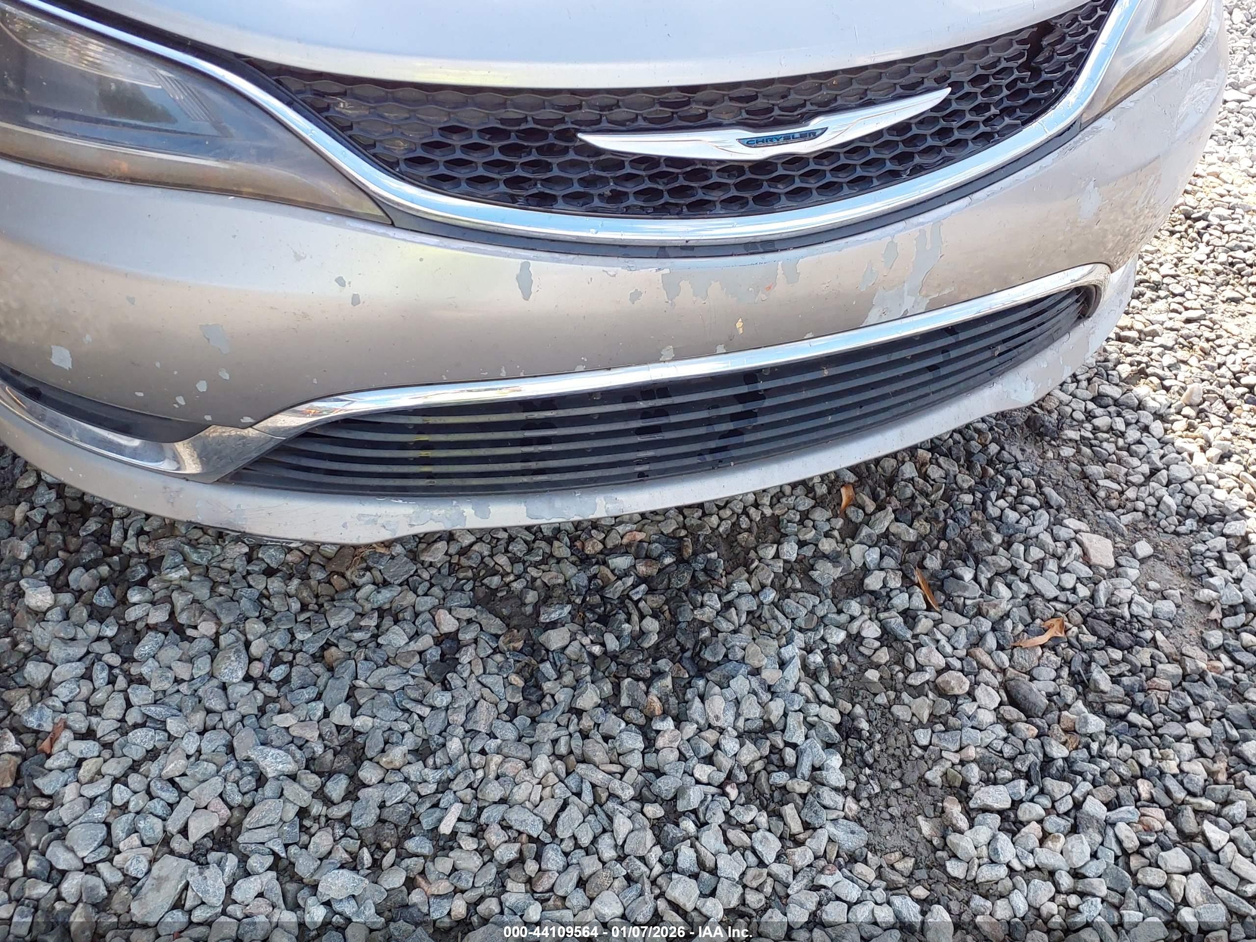 CHRYSLER 200 image 6