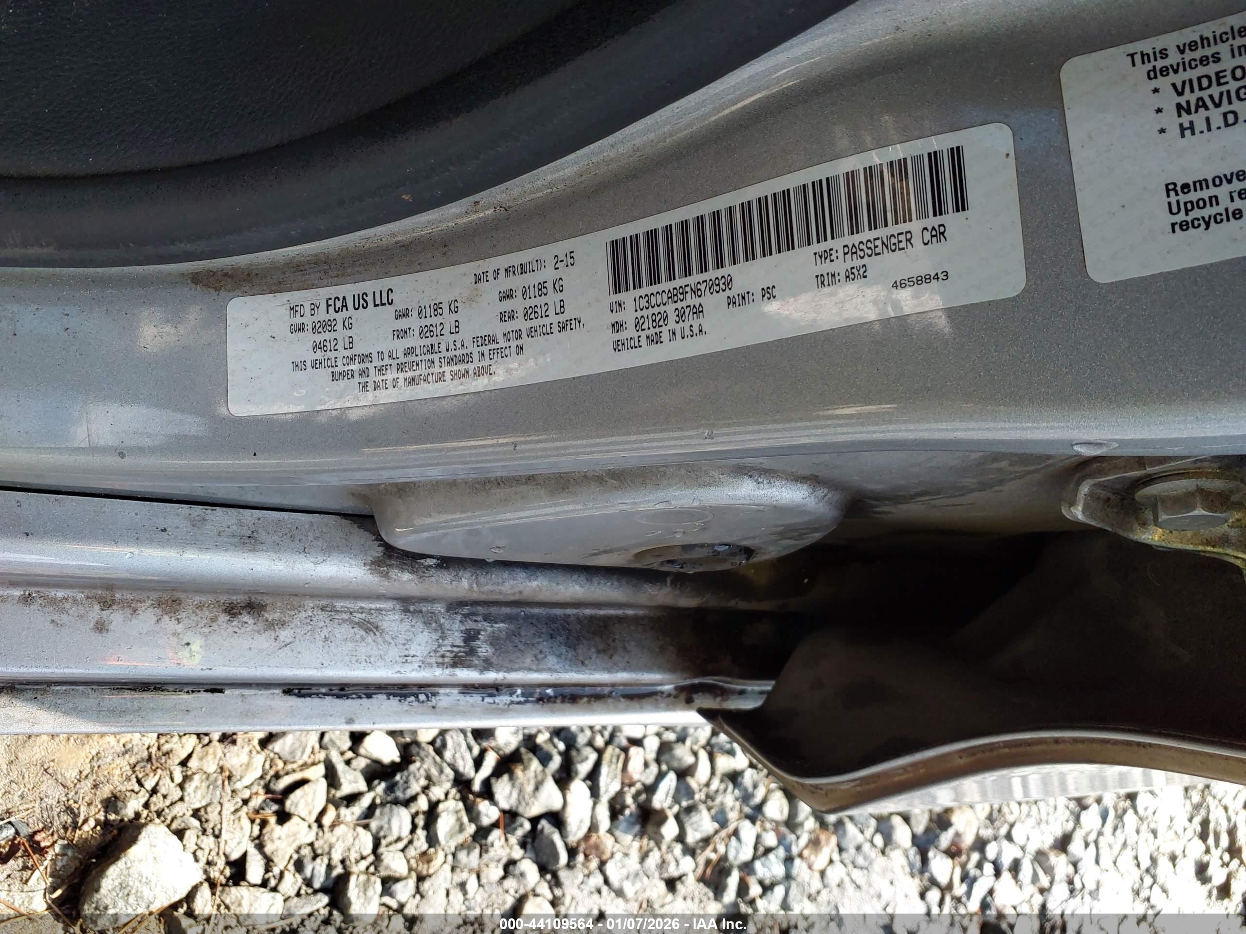 CHRYSLER 200 image 9