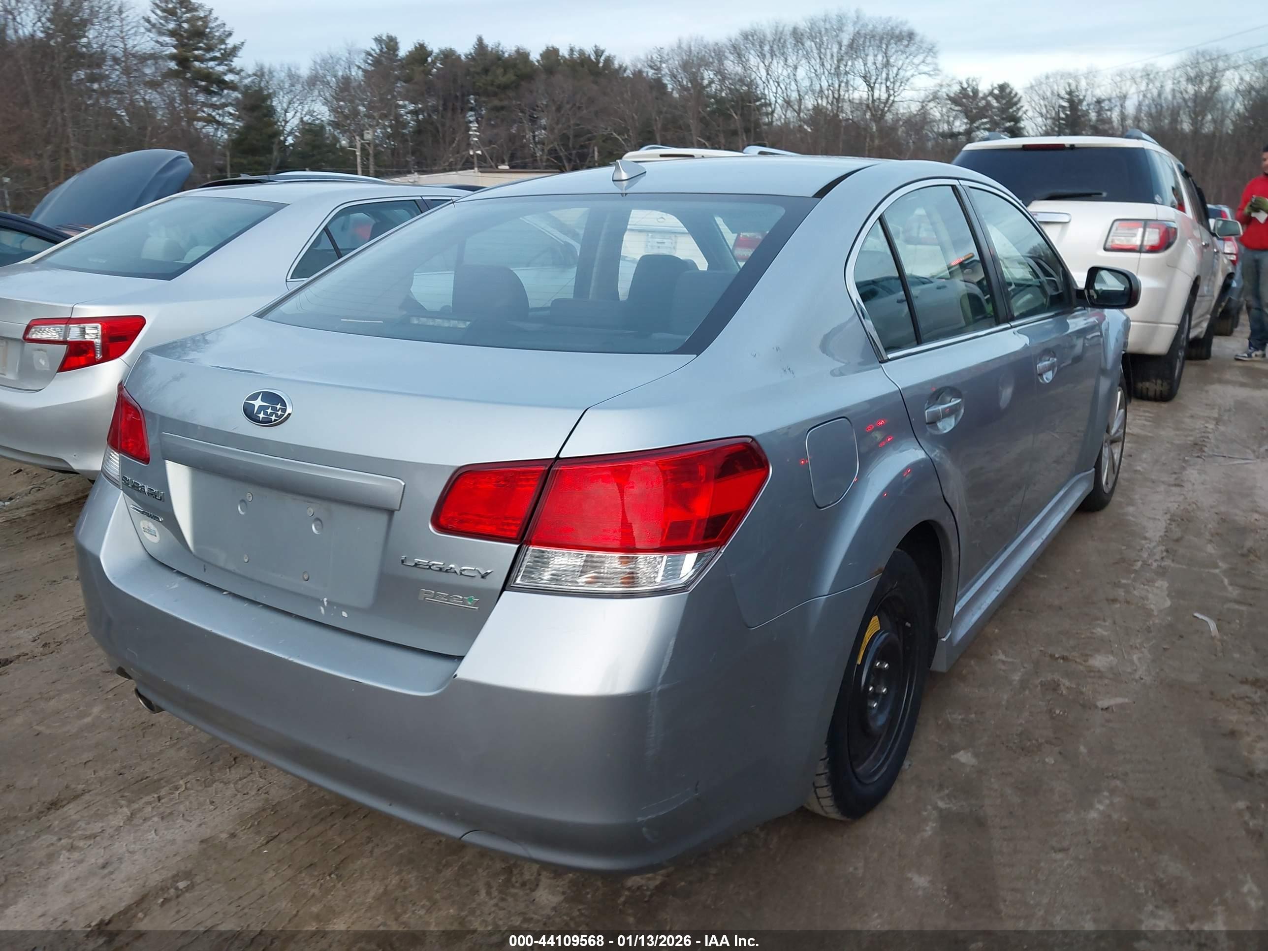 SUBARU LEGACY image 4