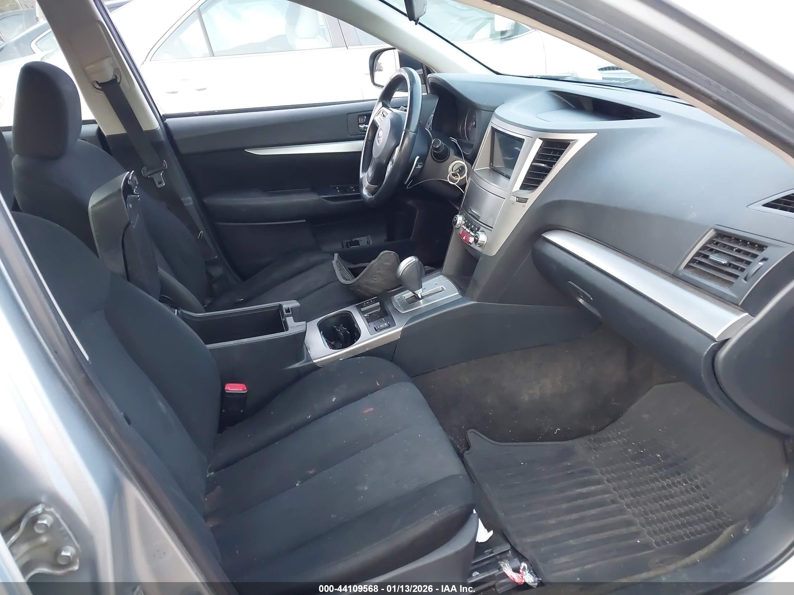 SUBARU LEGACY image 5