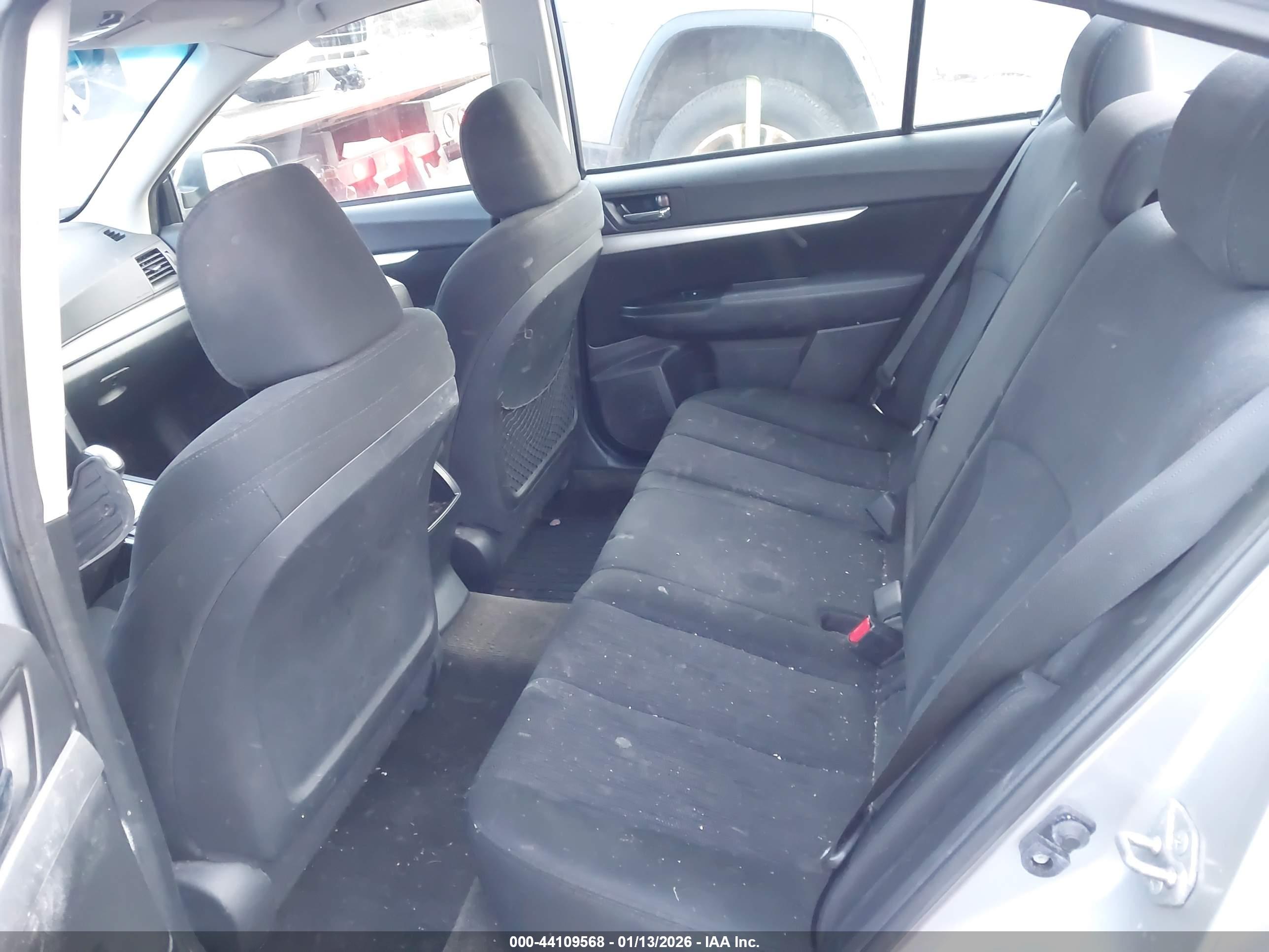 SUBARU LEGACY image 8
