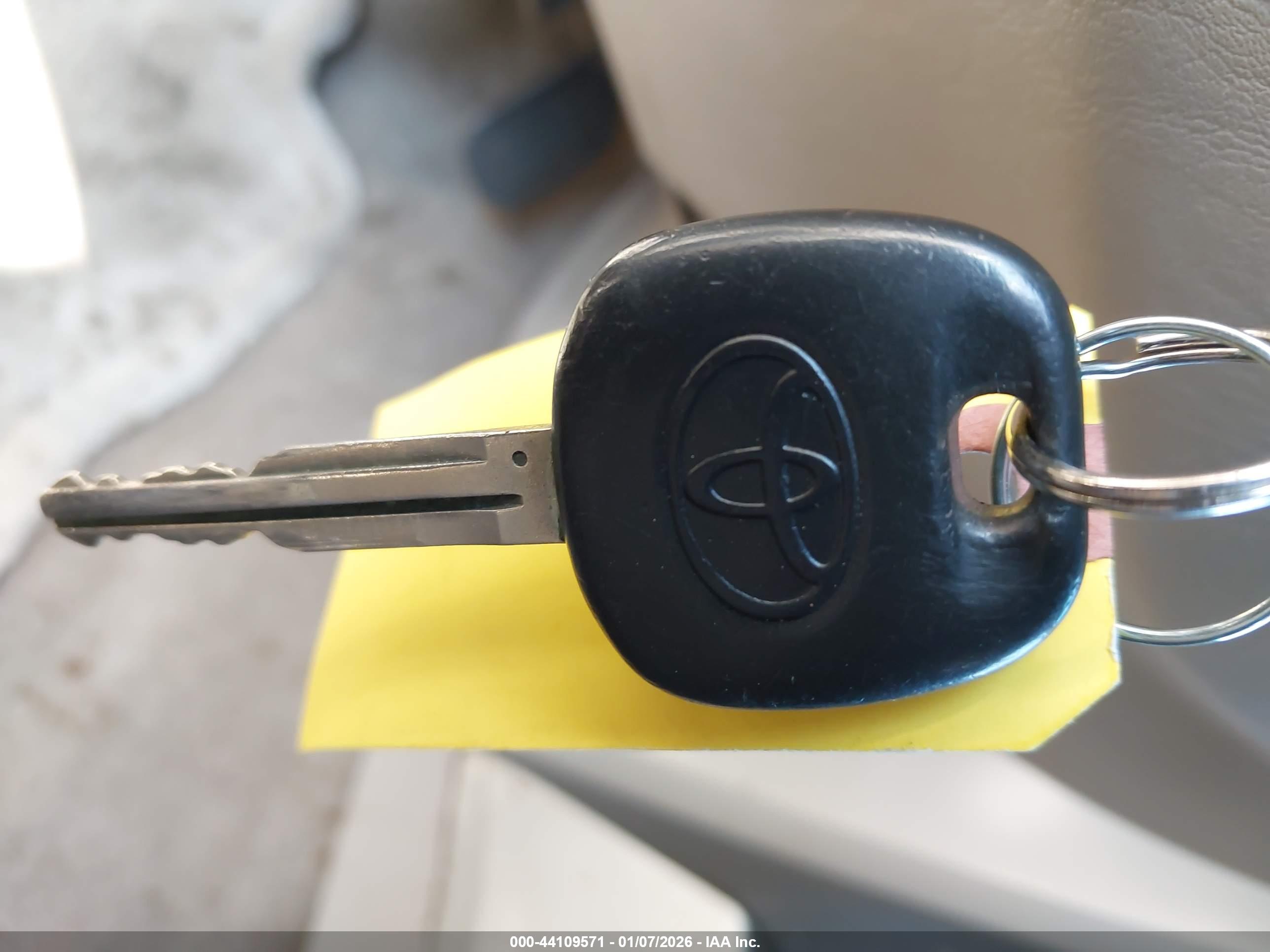 TOYOTA 4RUNNER image 11