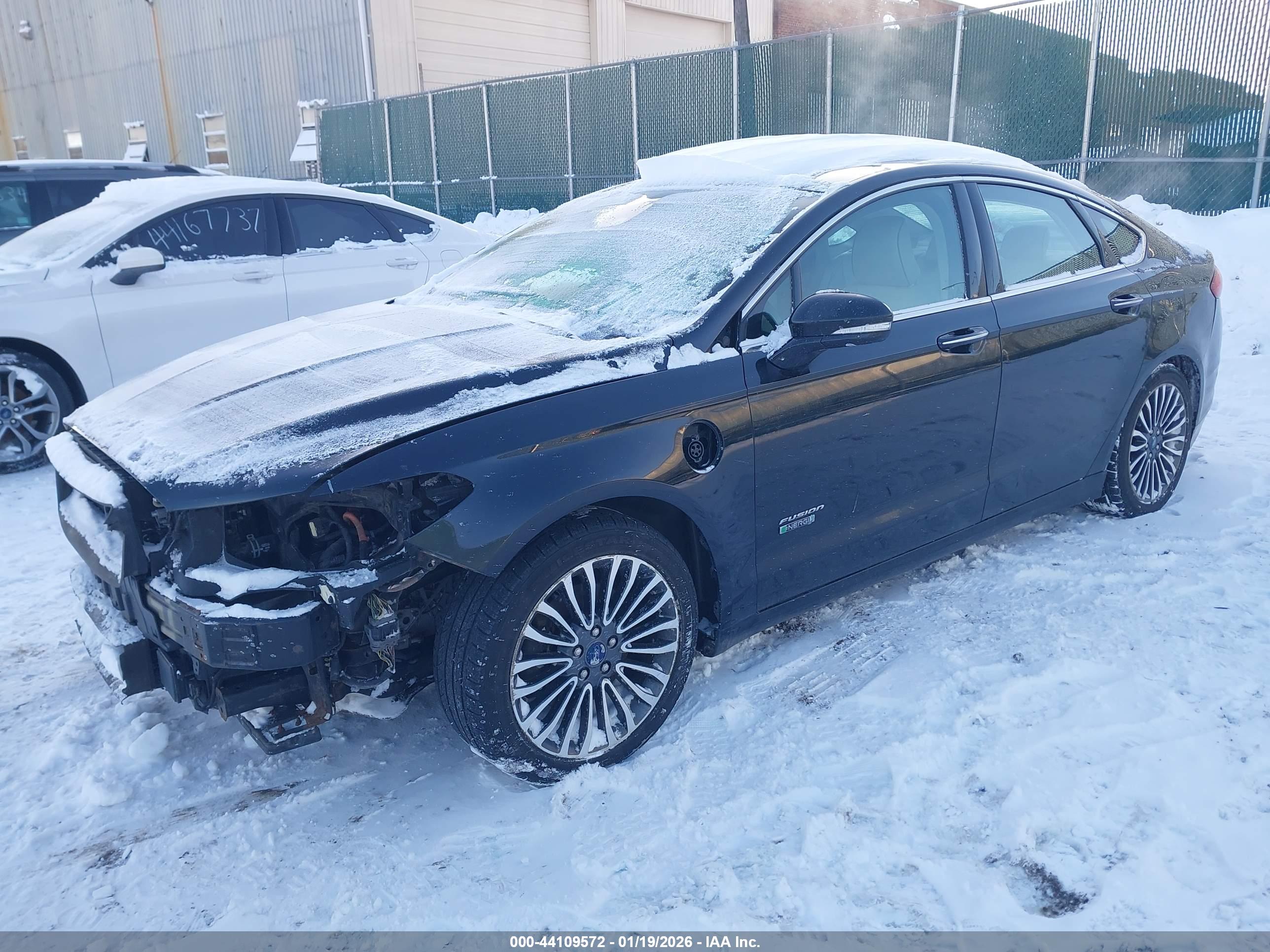 FORD FUSION image 2