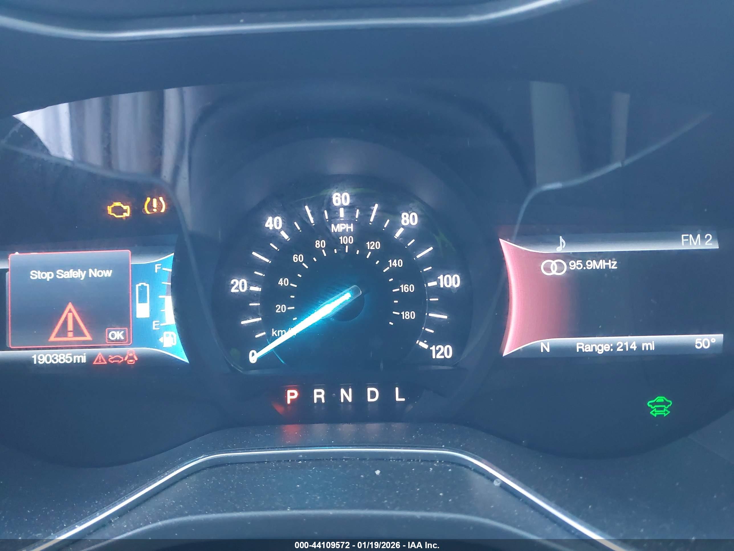FORD FUSION image 7