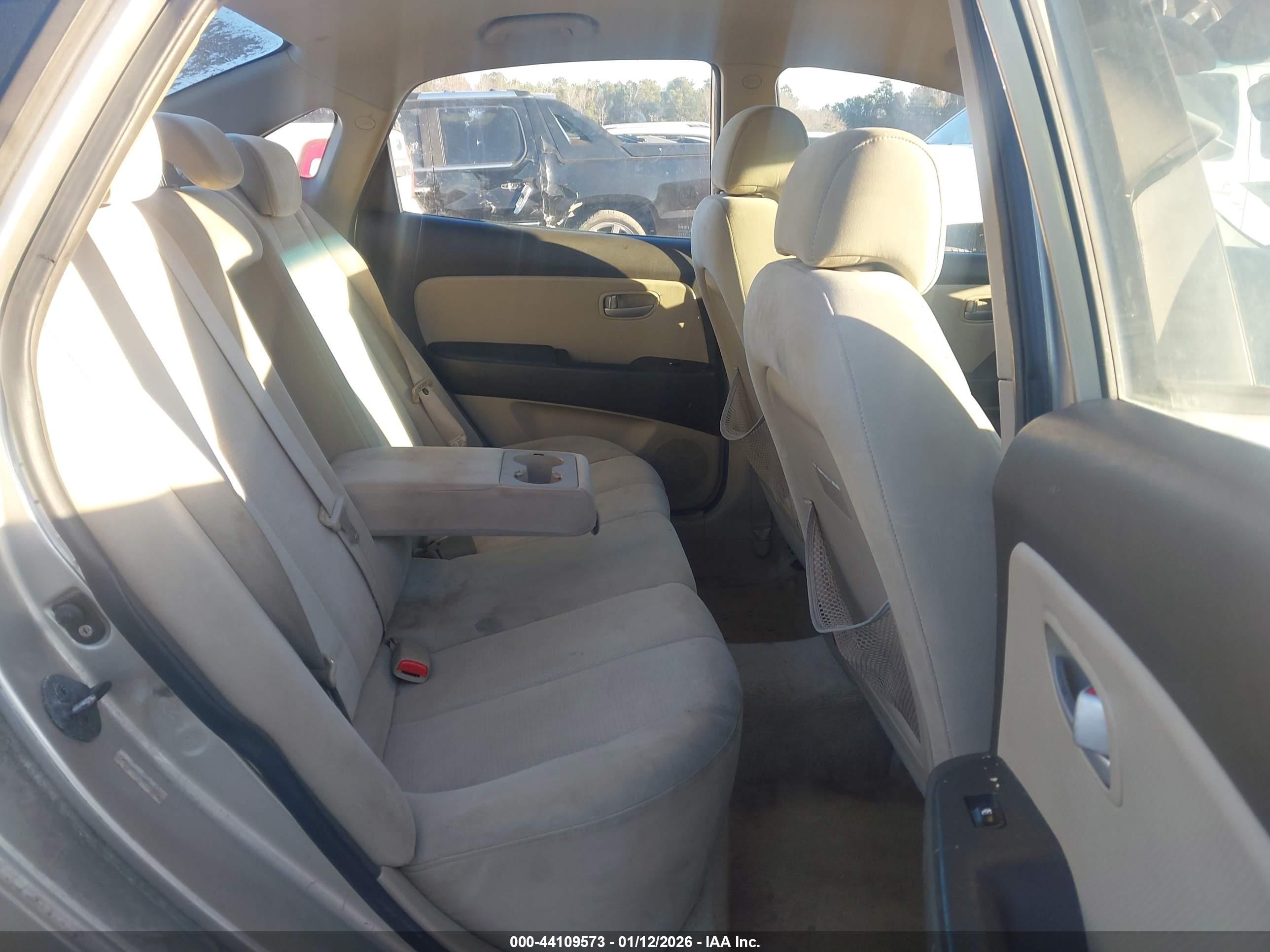 HYUNDAI ELANTRA image 8