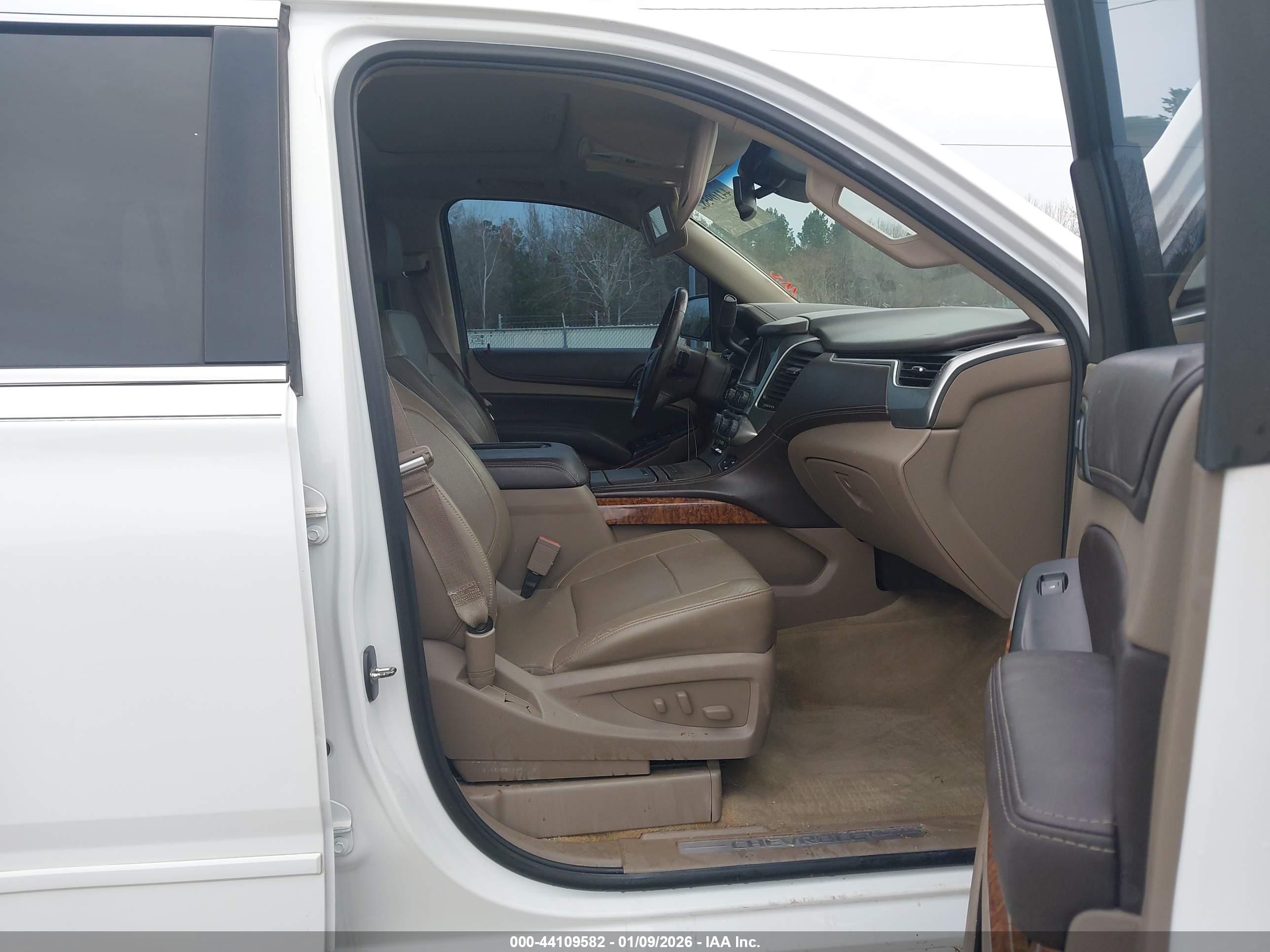CHEVROLET TAHOE image 5