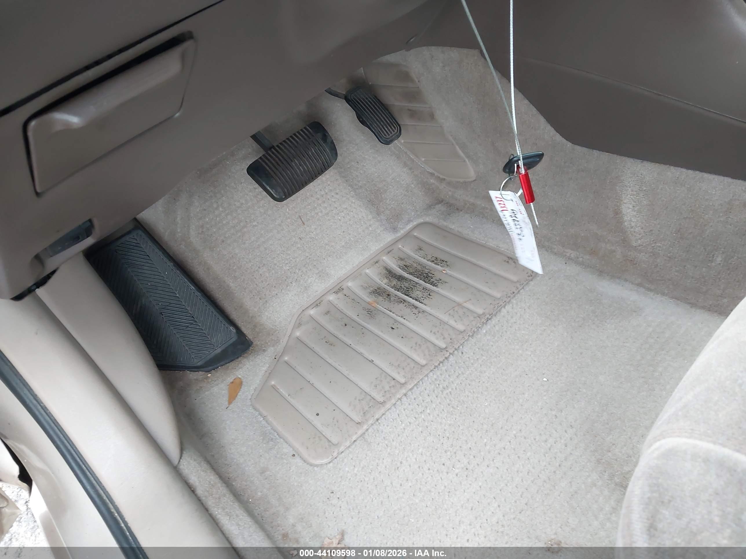TOYOTA CAMRY image 11