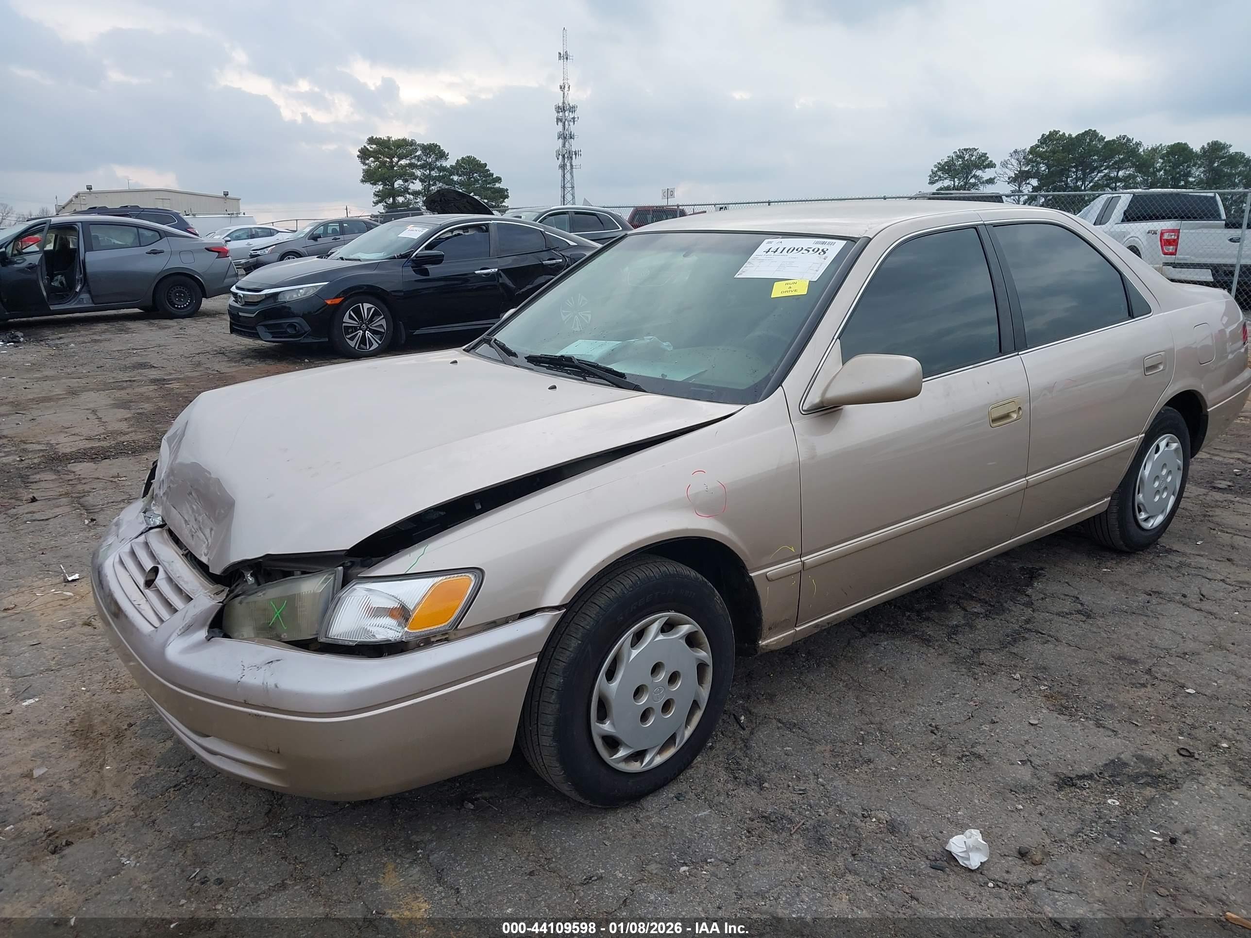 TOYOTA CAMRY image 2