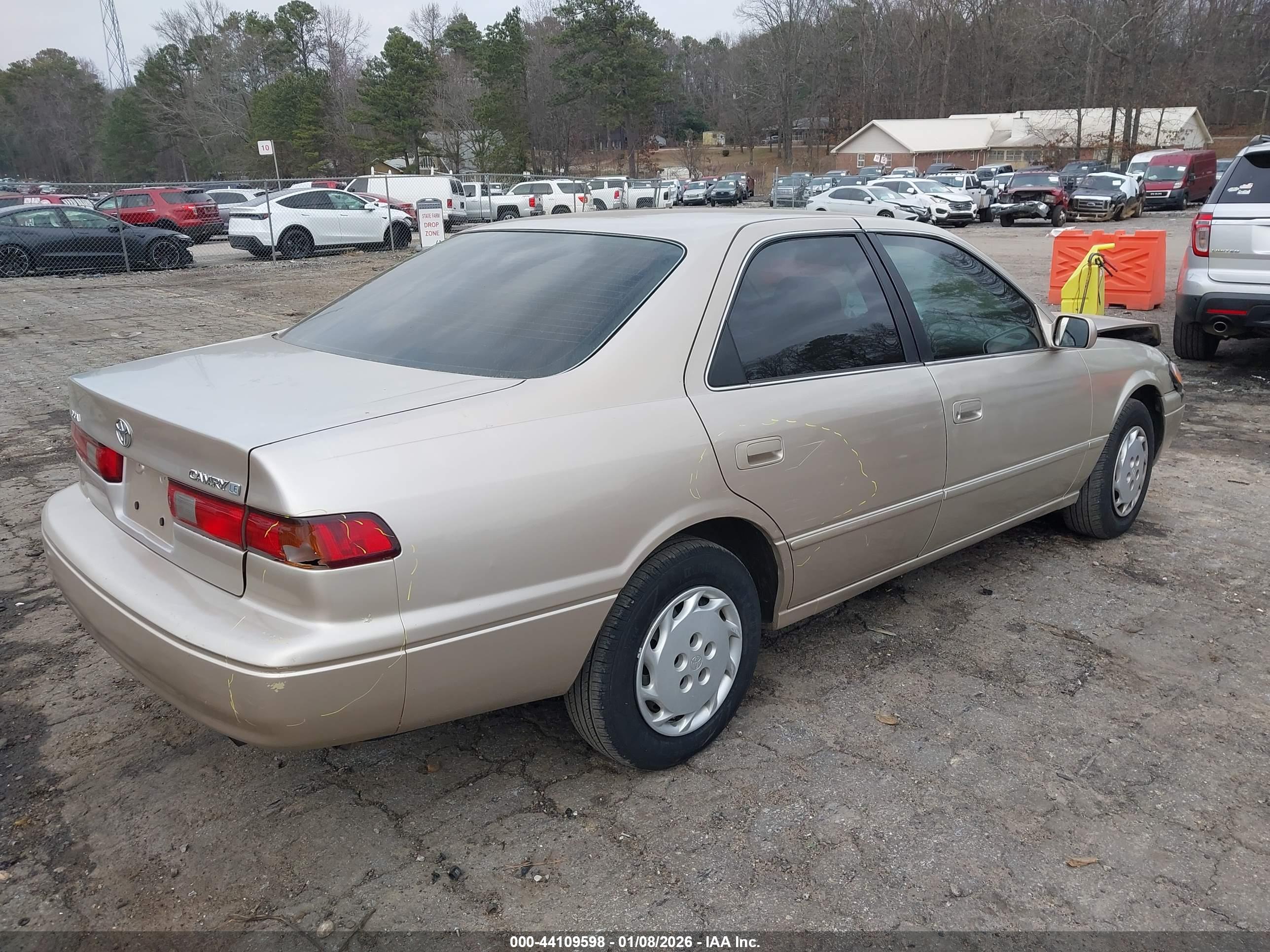 TOYOTA CAMRY image 4
