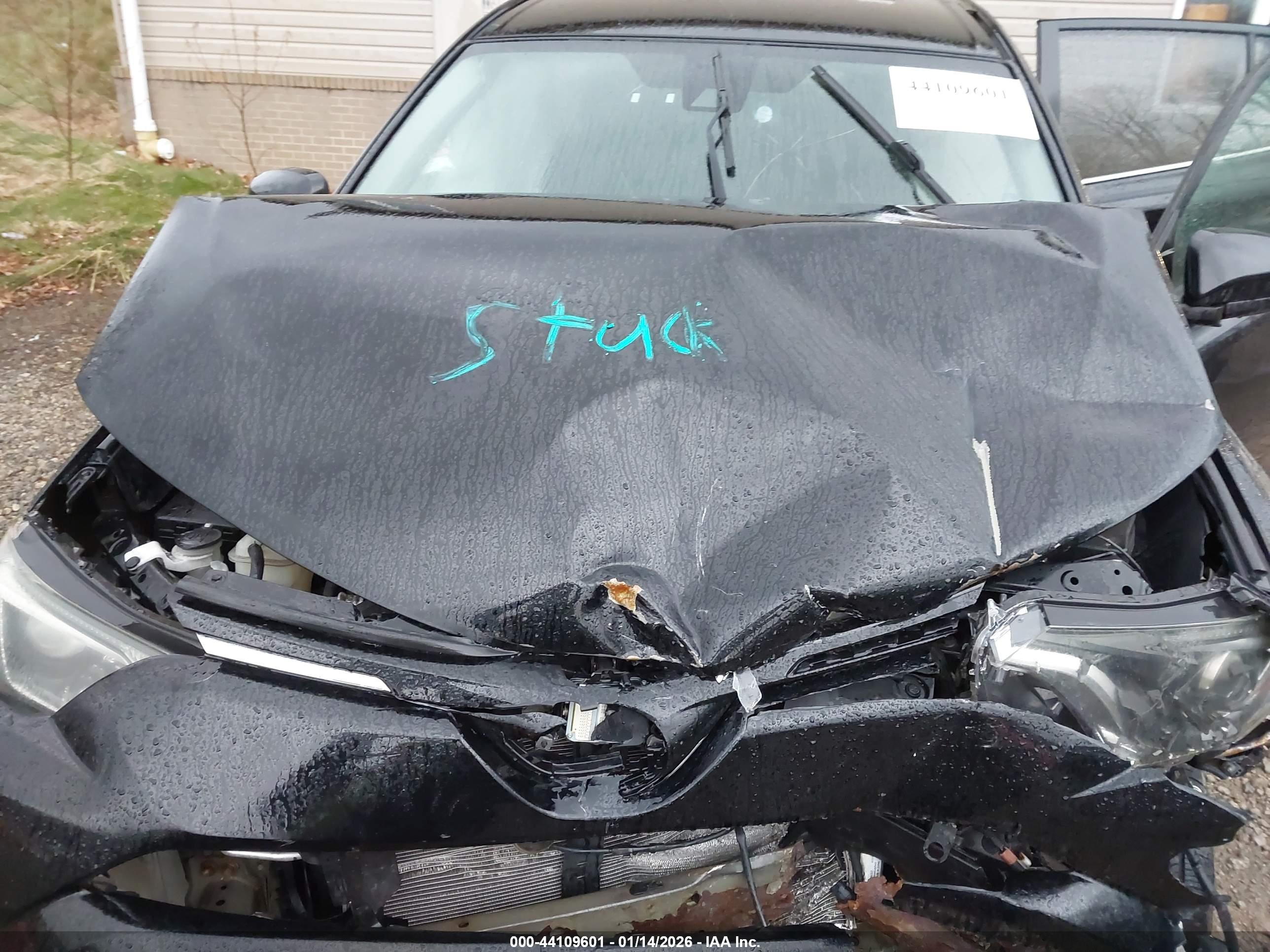 TOYOTA RAV4 image 10