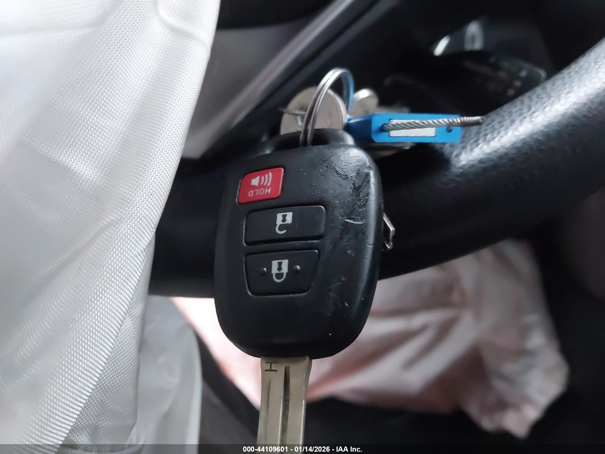 TOYOTA RAV4 image 11