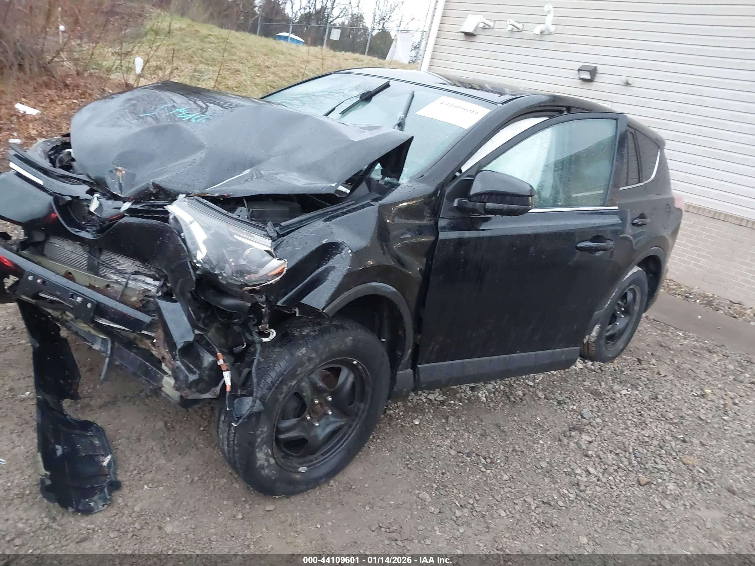 TOYOTA RAV4 image 2