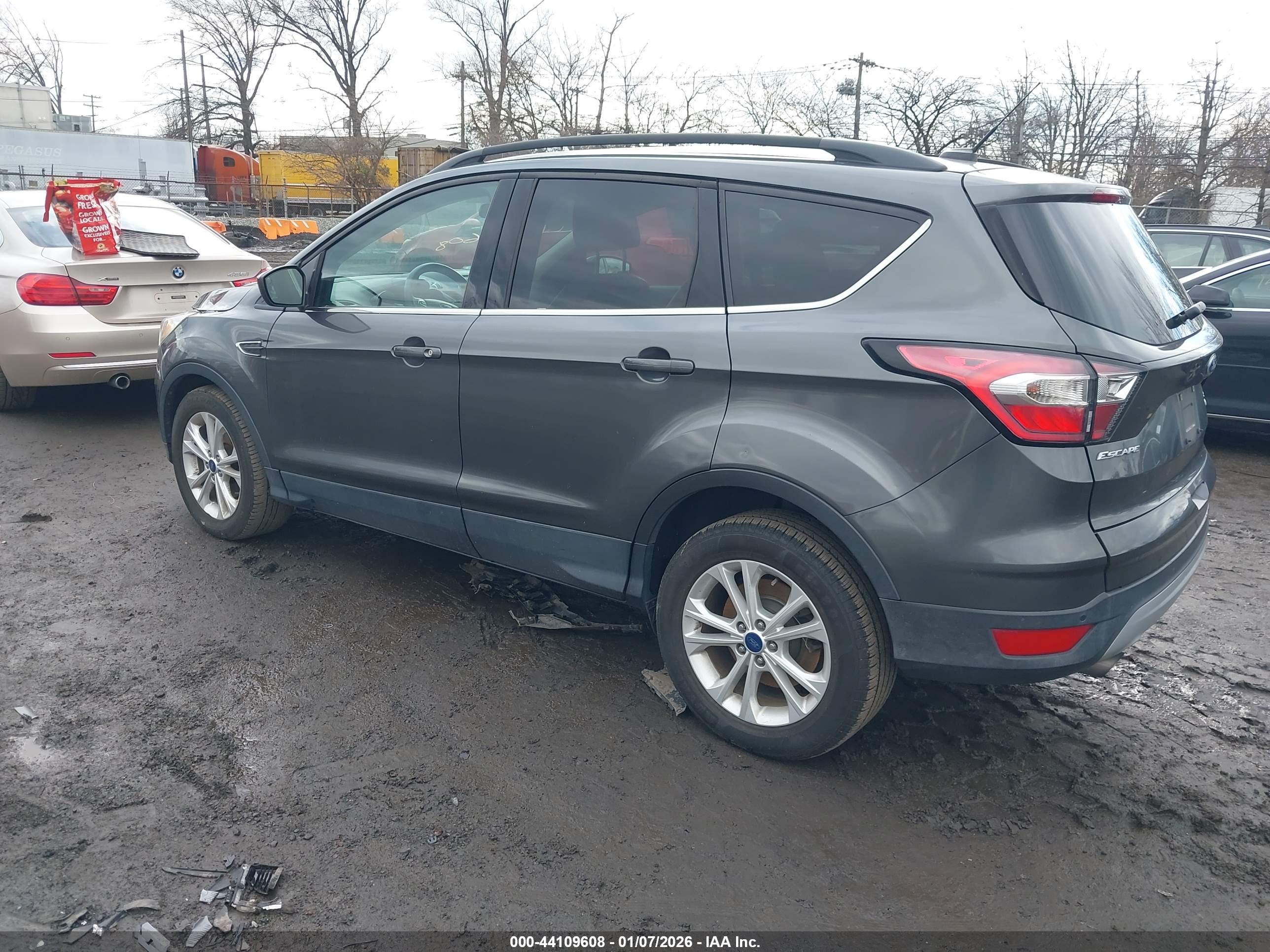 FORD ESCAPE image 3