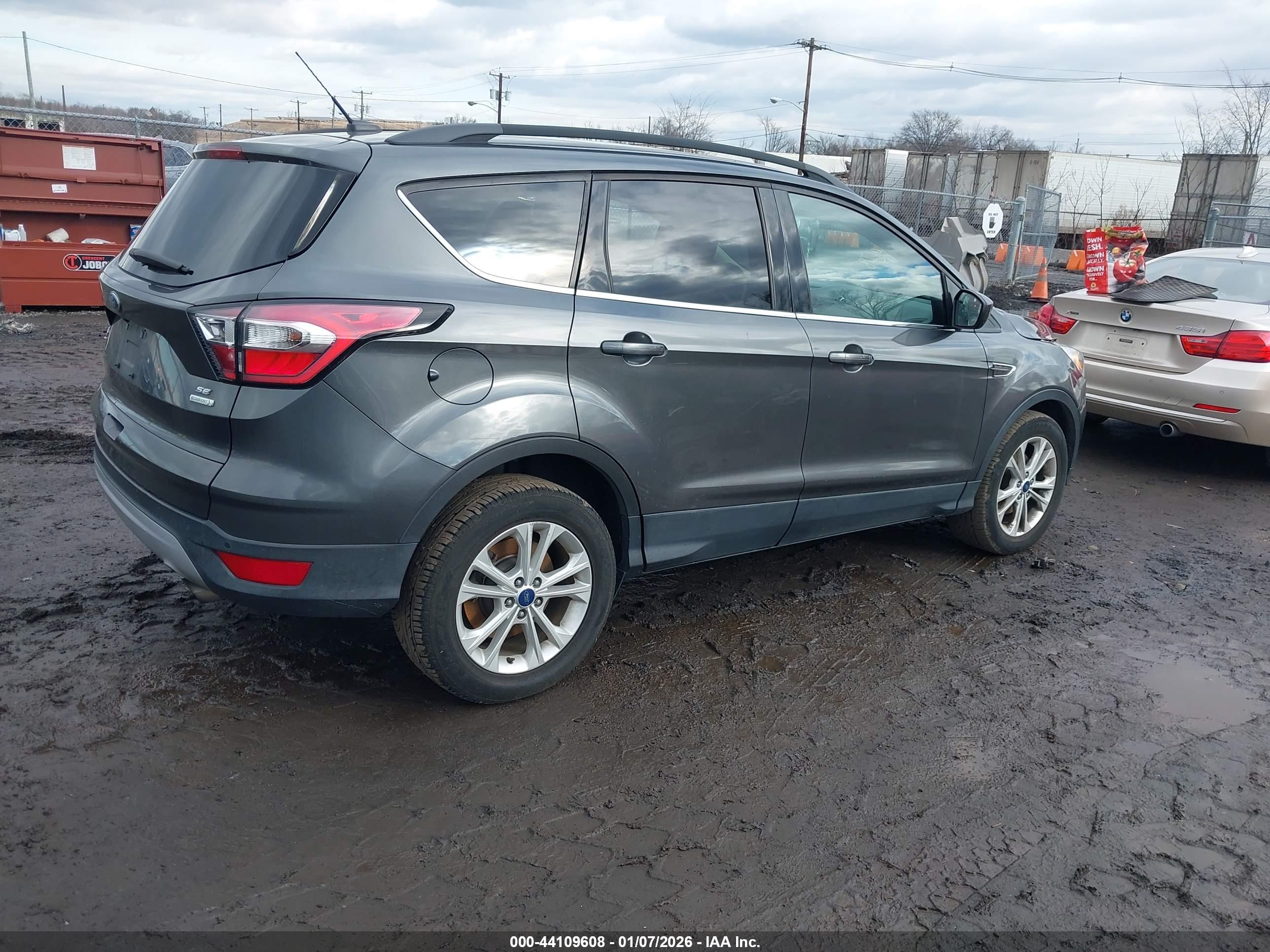 FORD ESCAPE image 4