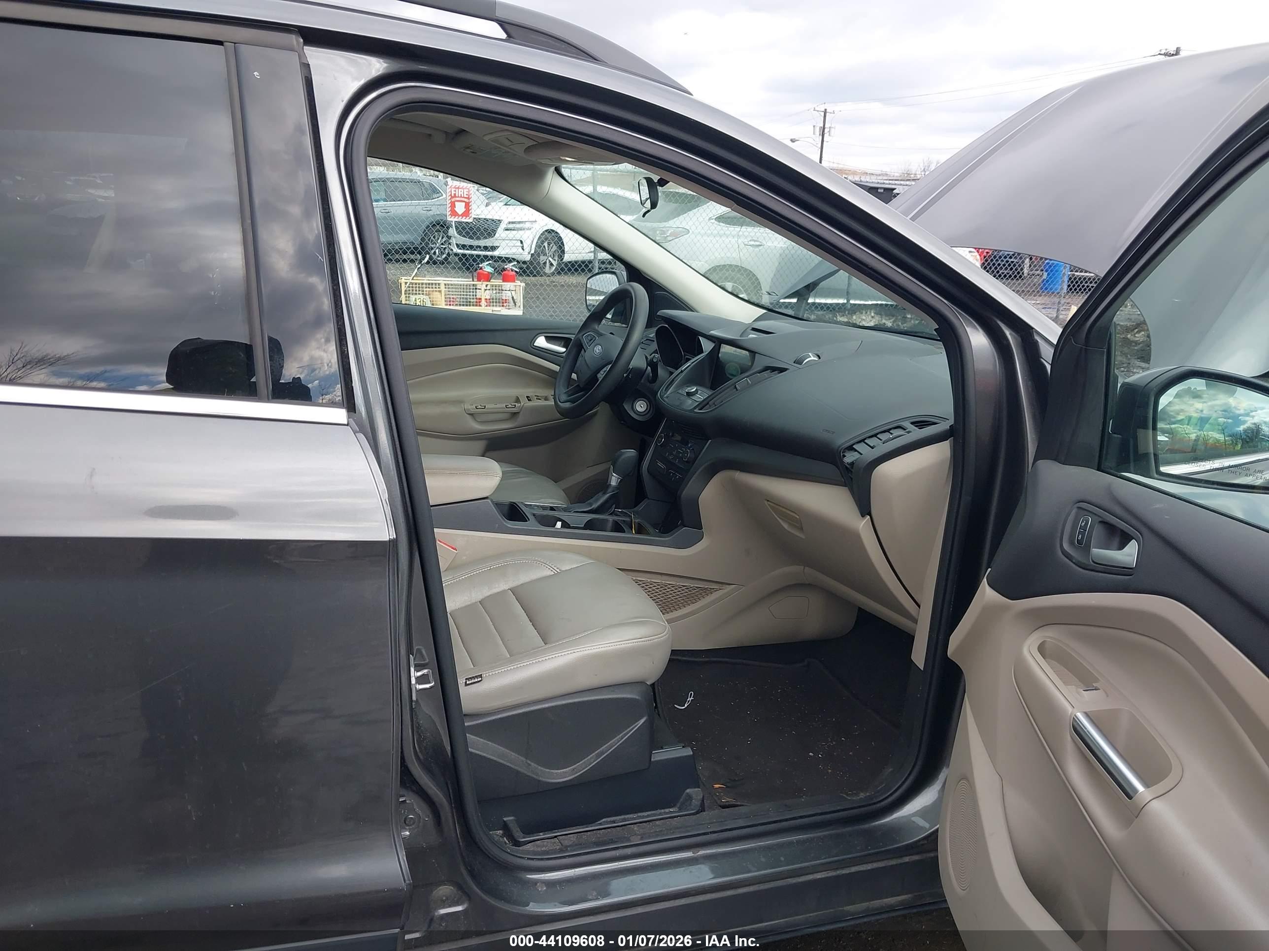 FORD ESCAPE image 5