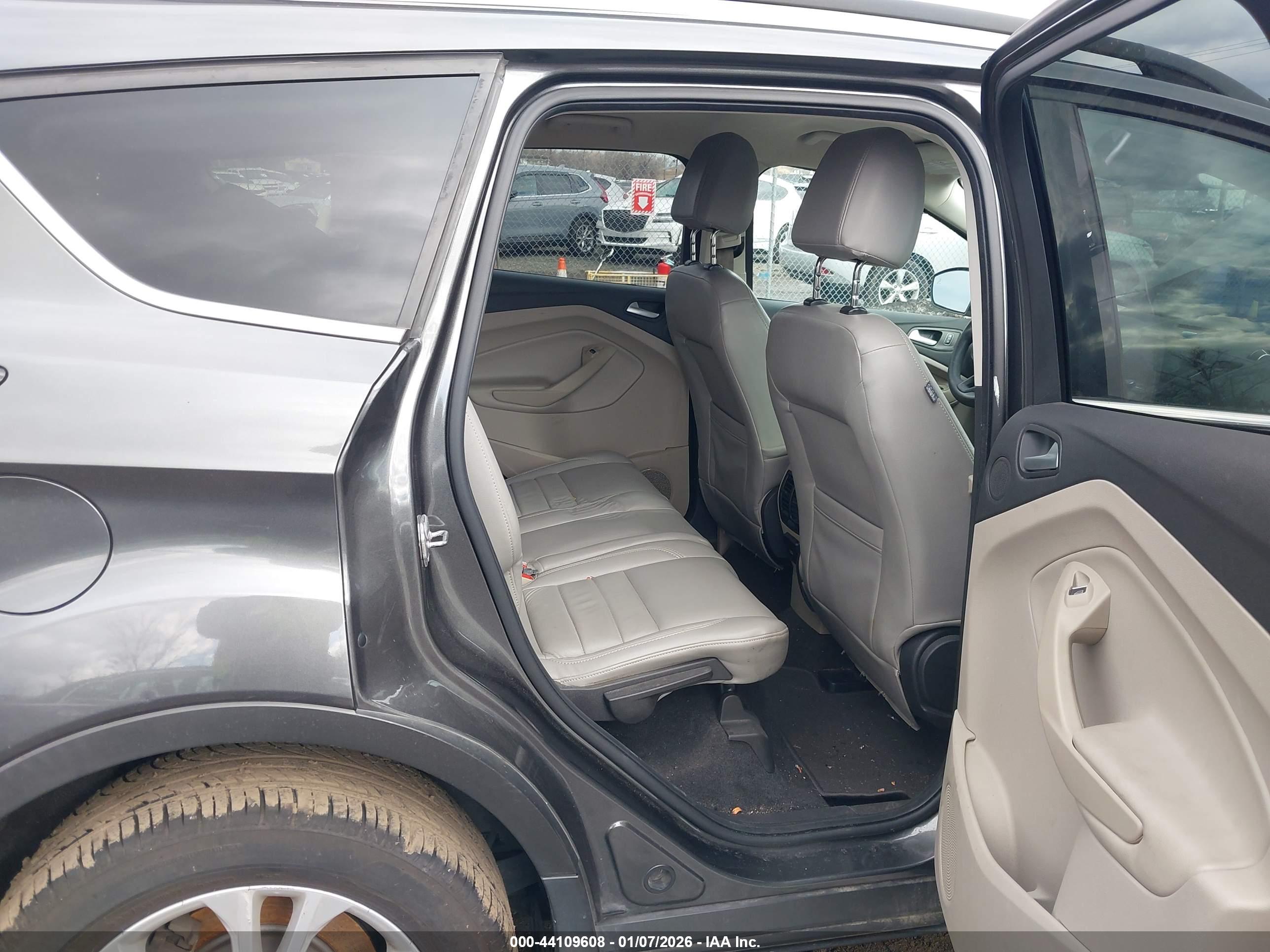 FORD ESCAPE image 8
