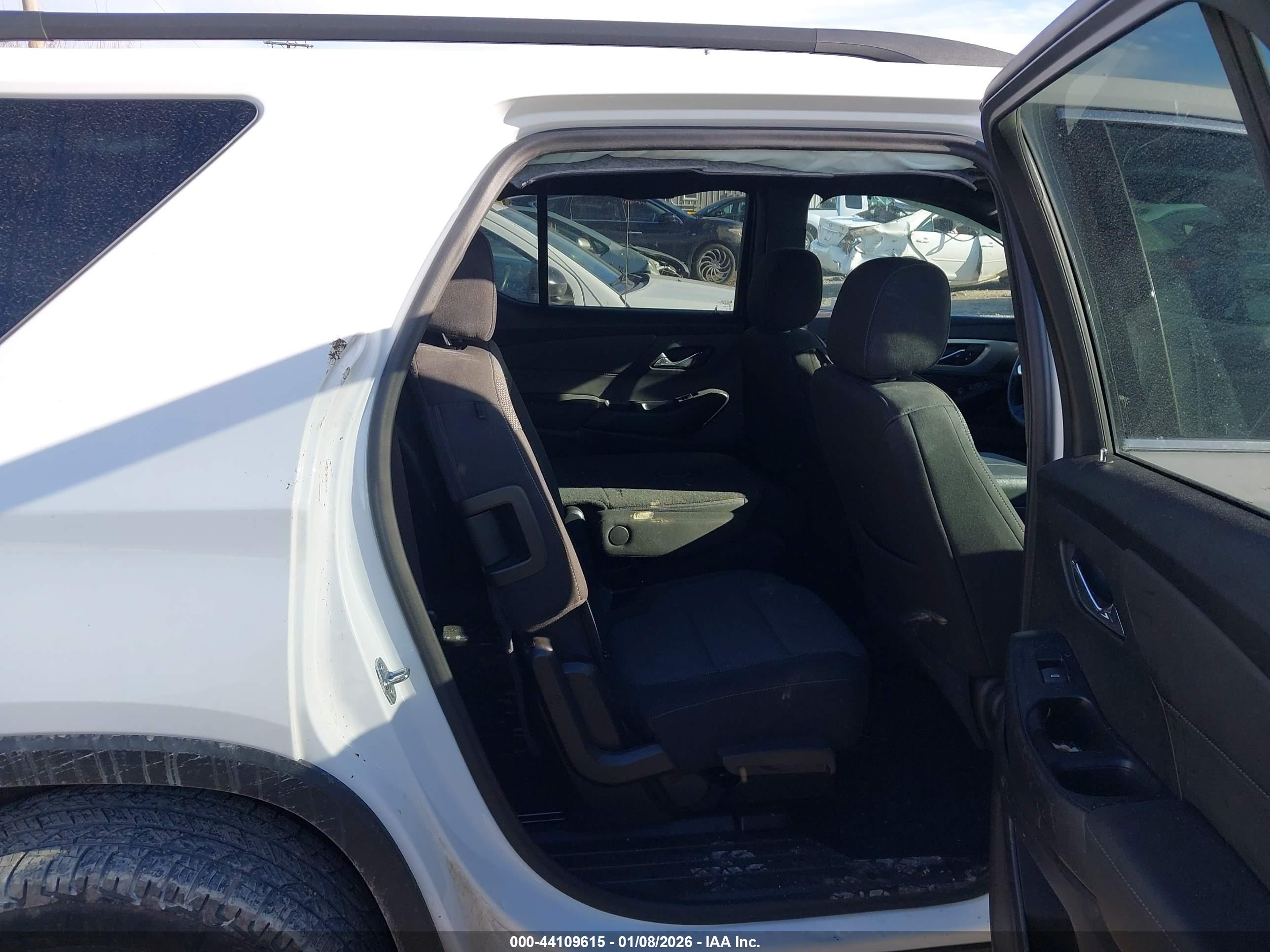CHEVROLET TRAVERSE image 8