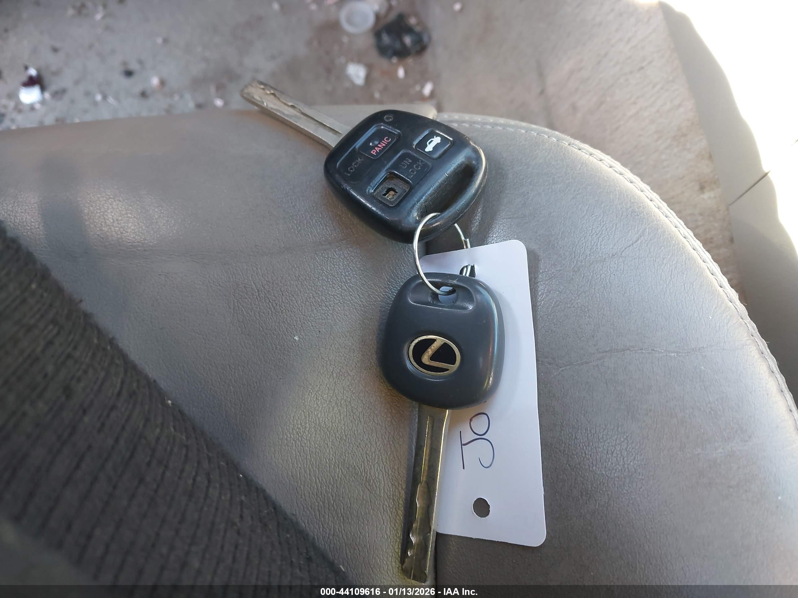 LEXUS ES image 11
