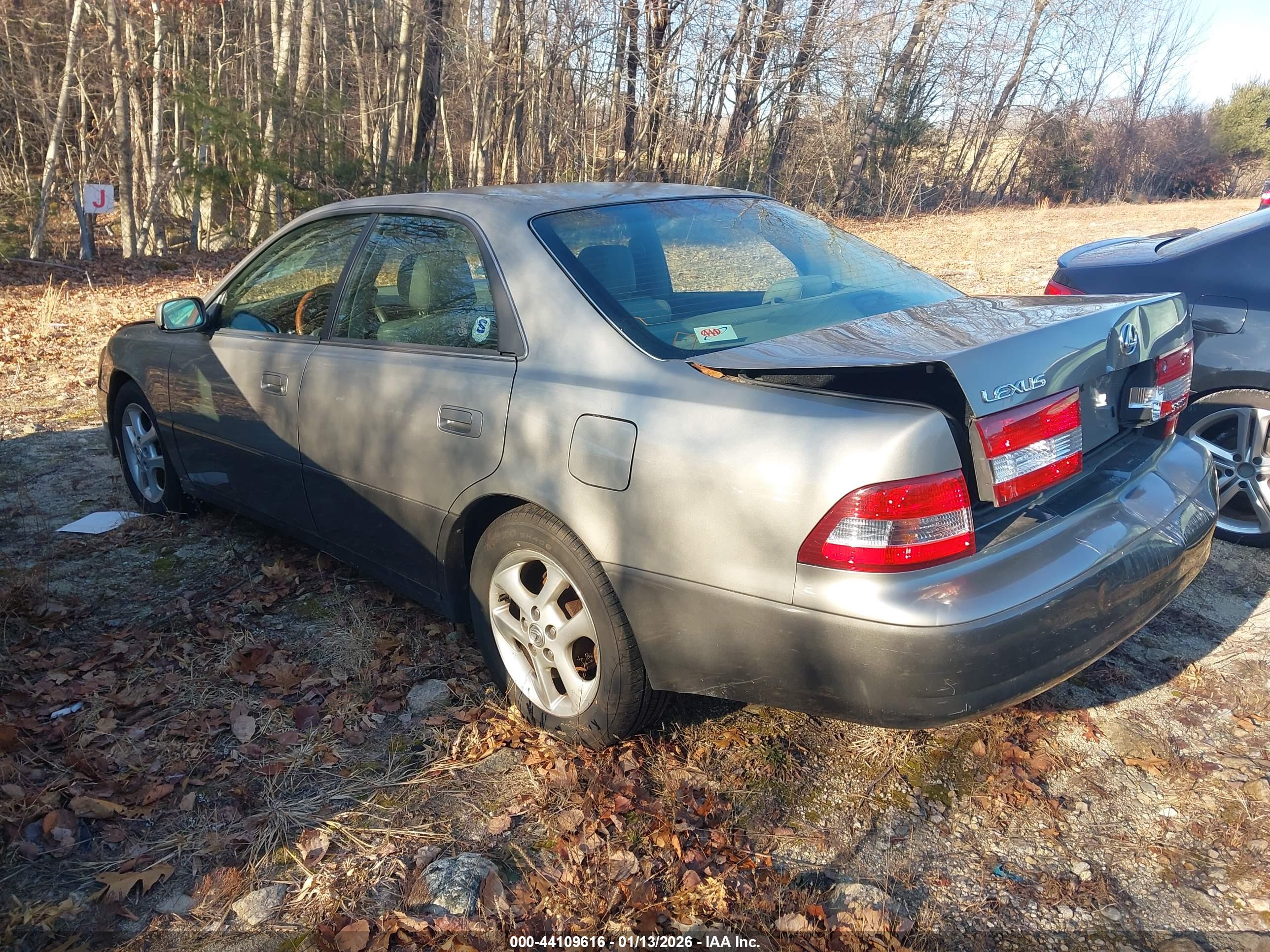 LEXUS ES image 3