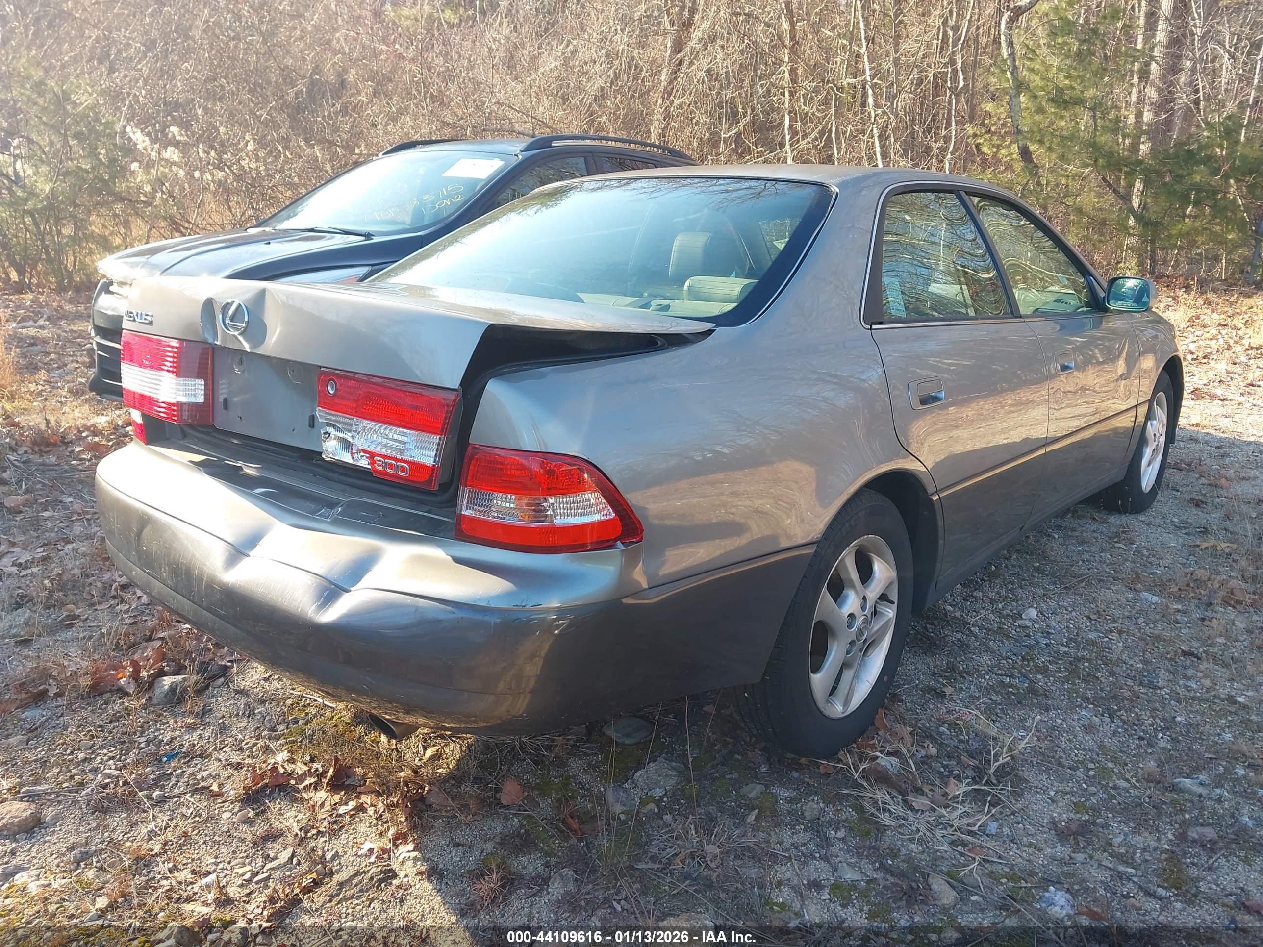 LEXUS ES image 4