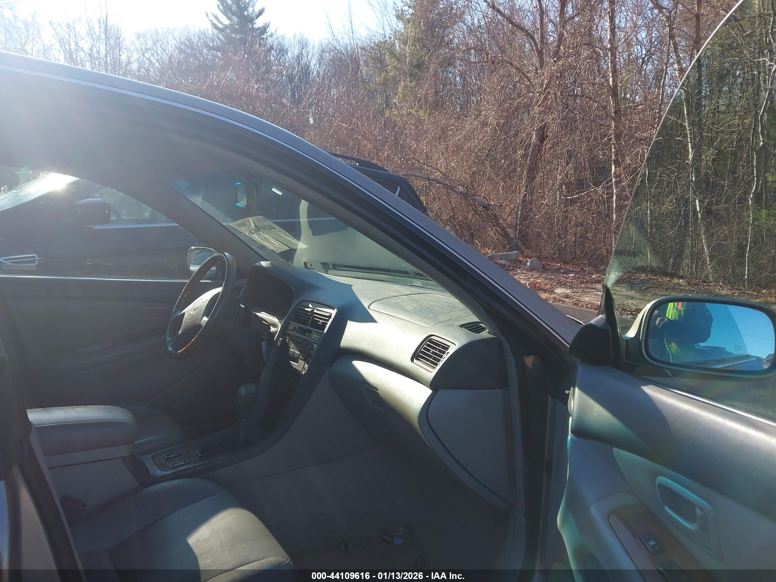 LEXUS ES image 5