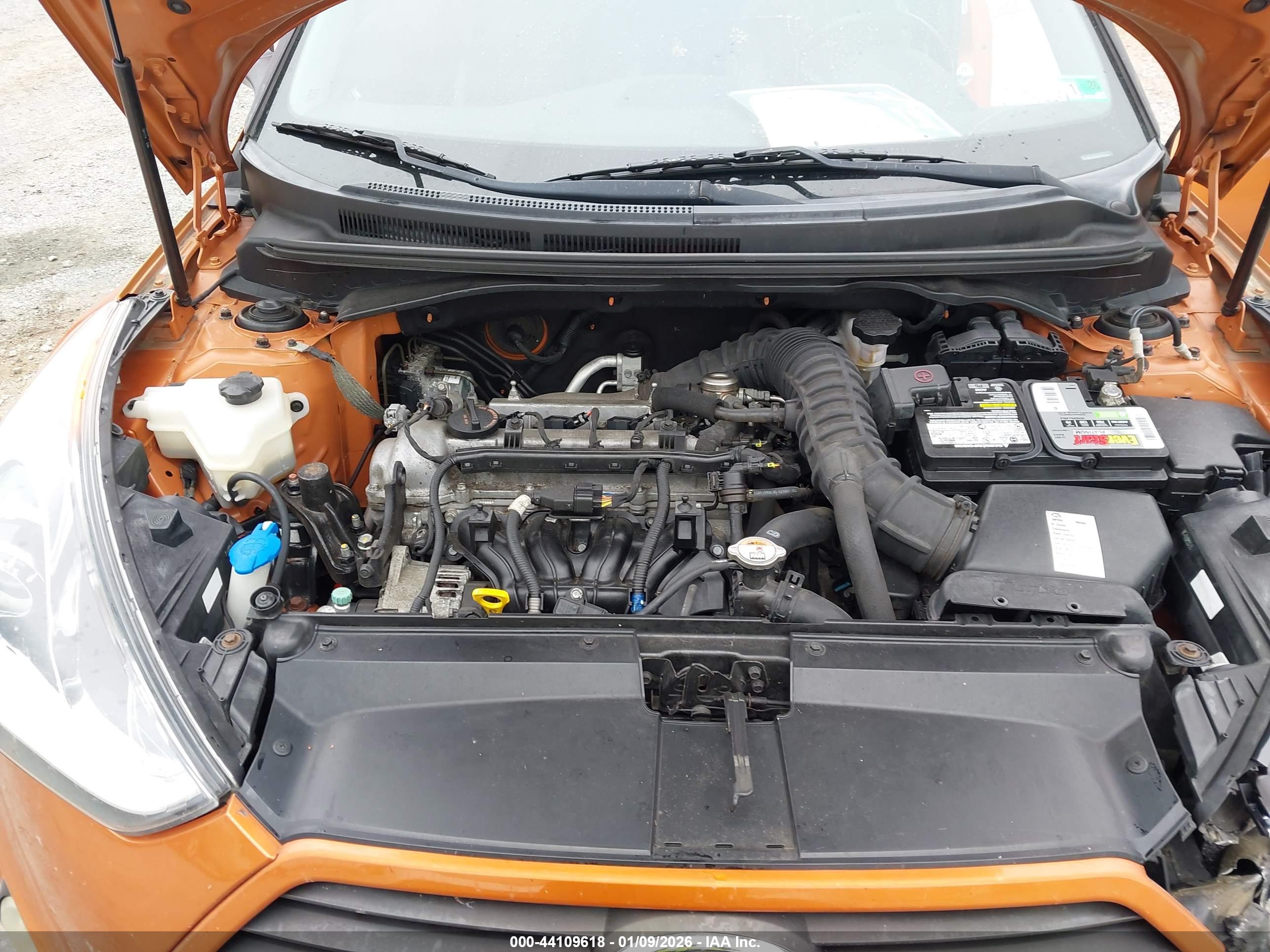 HYUNDAI VELOSTER image 10