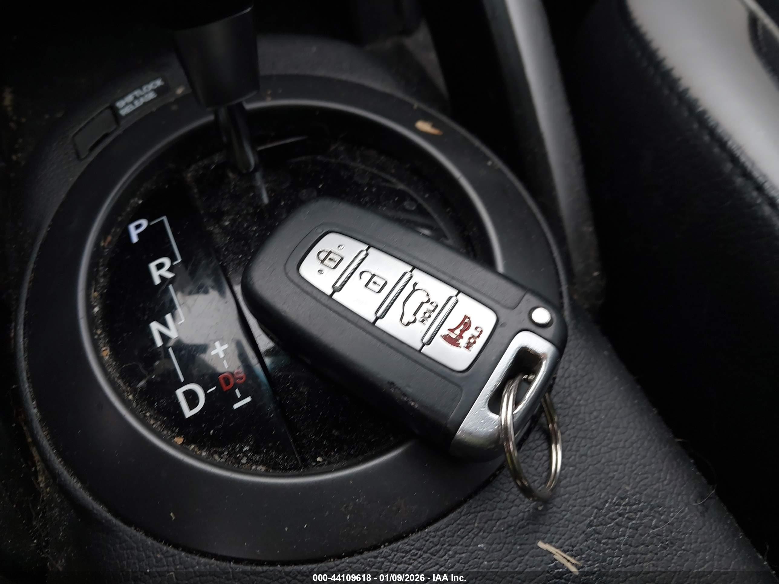 HYUNDAI VELOSTER image 11