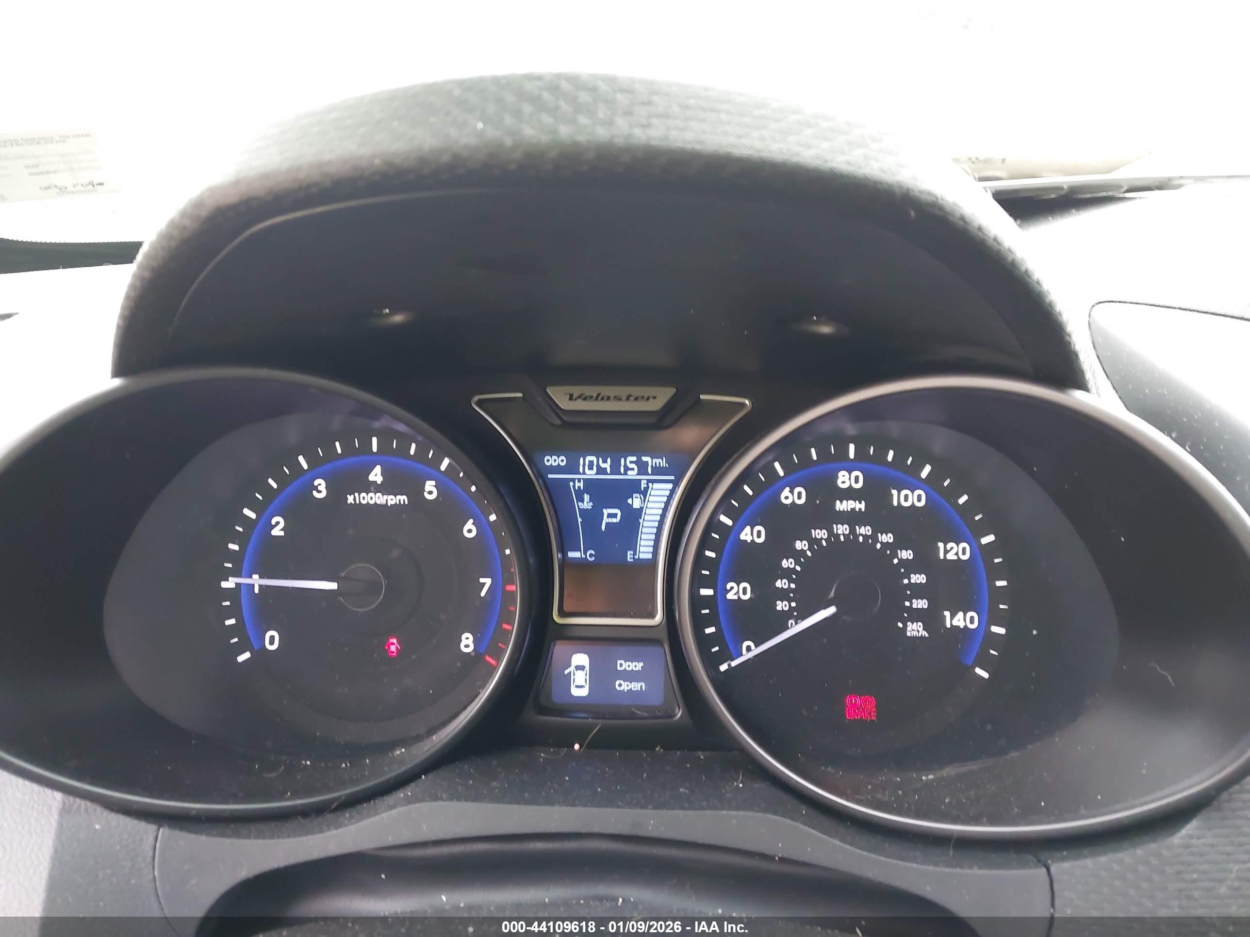 HYUNDAI VELOSTER image 7