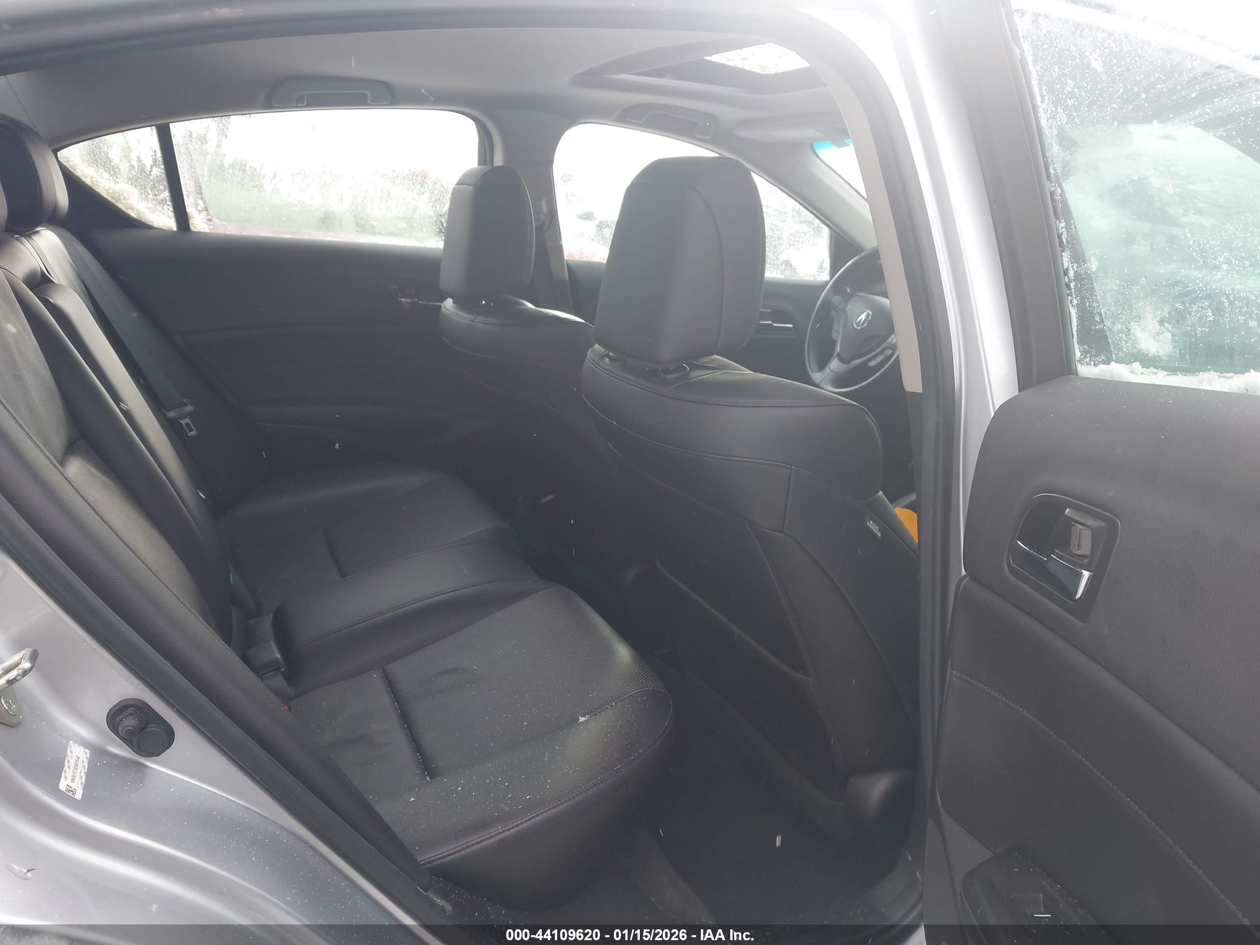 ACURA ILX image 8